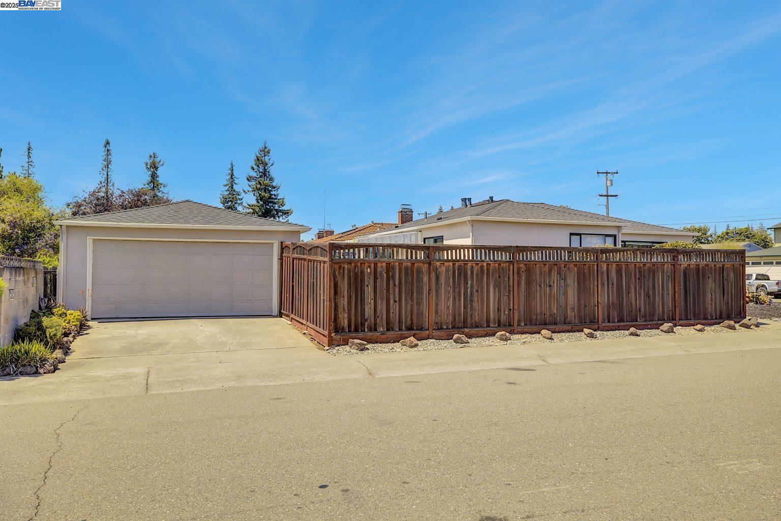 Detail Gallery Image 31 of 35 For 20009 Catalina Dr, Castro Valley,  CA 94546 - 3 Beds | 2 Baths