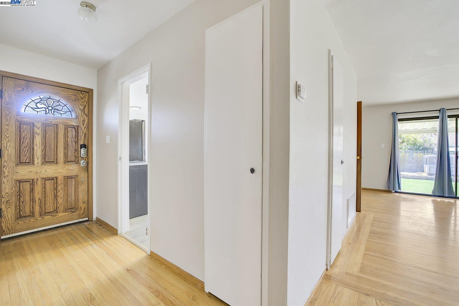 Detail Gallery Image 6 of 35 For 20009 Catalina Dr, Castro Valley,  CA 94546 - 3 Beds | 2 Baths