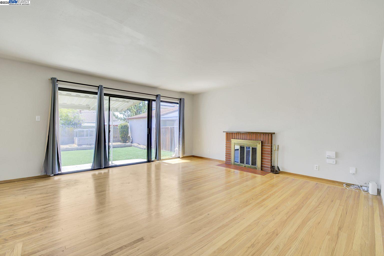 Detail Gallery Image 7 of 35 For 20009 Catalina Dr, Castro Valley,  CA 94546 - 3 Beds | 2 Baths