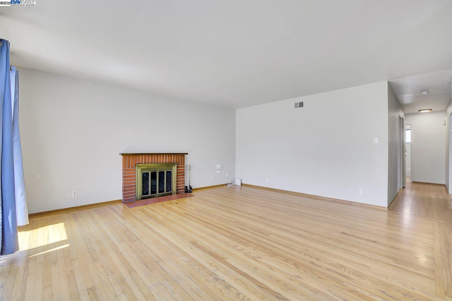 Detail Gallery Image 10 of 35 For 20009 Catalina Dr, Castro Valley,  CA 94546 - 3 Beds | 2 Baths