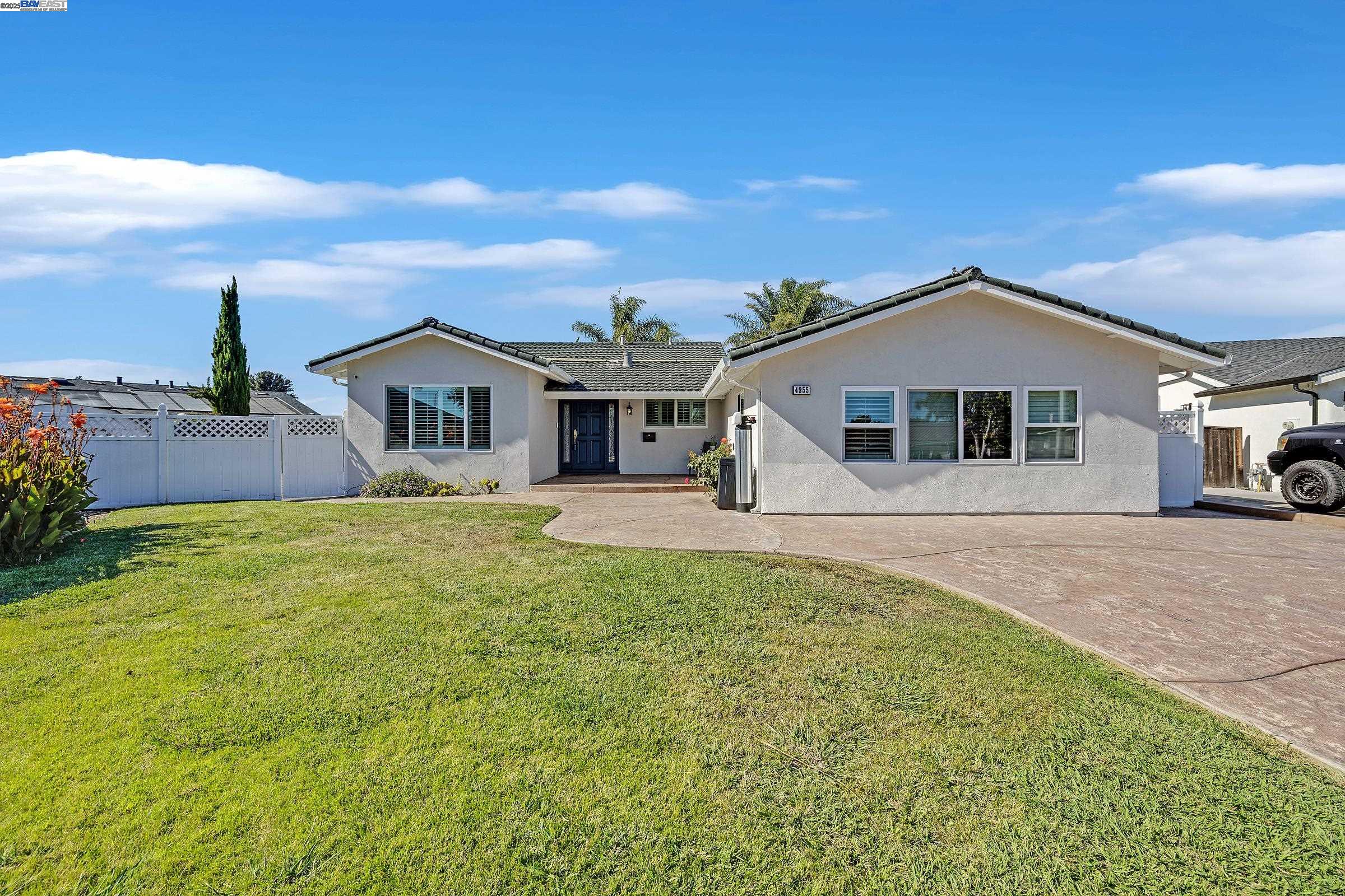 Front Image Thumbnail for BE41107957