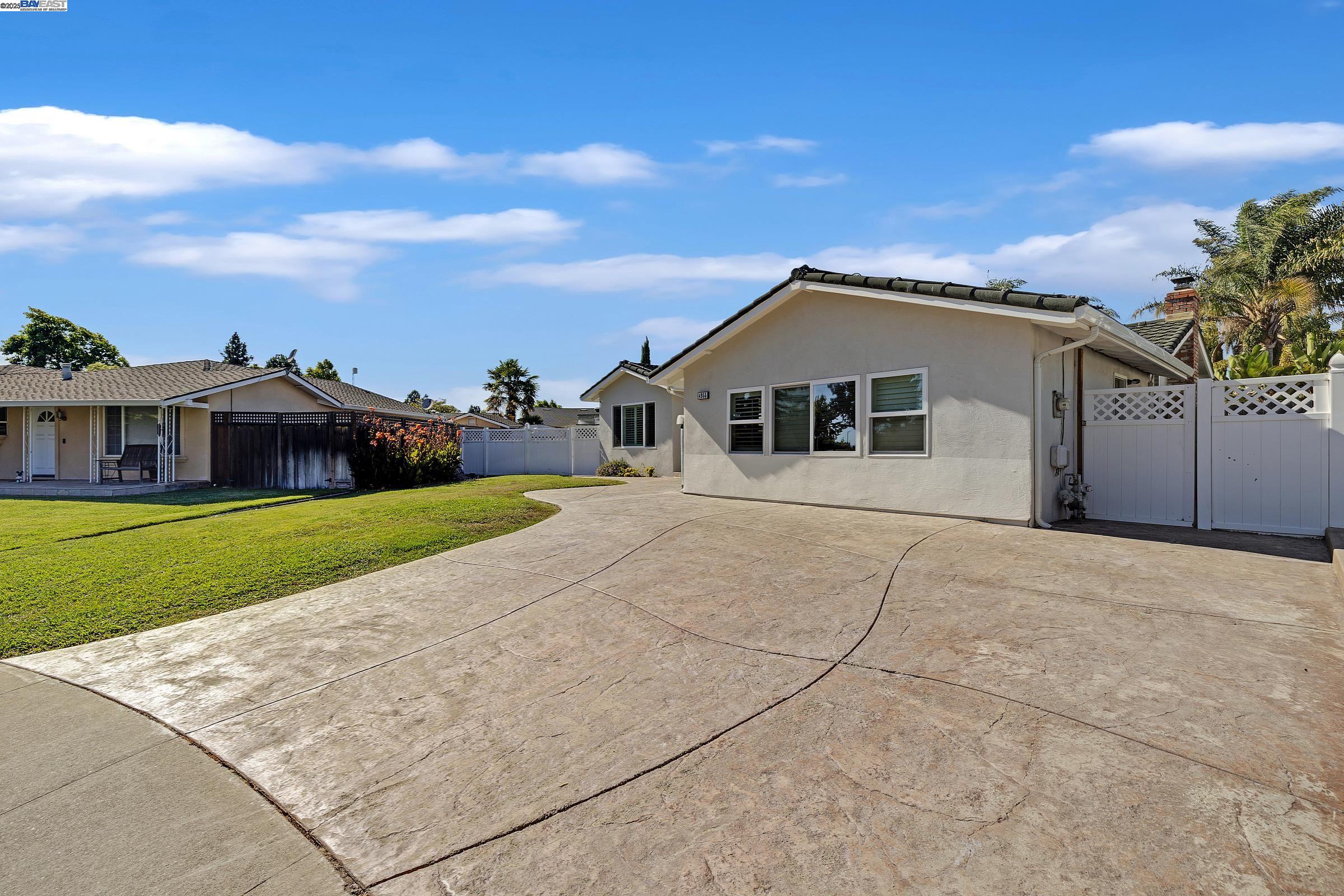 Detail Gallery Image 2 of 55 For 4955 Swindon Pl, Newark,  CA 94560 - 4 Beds | 3 Baths