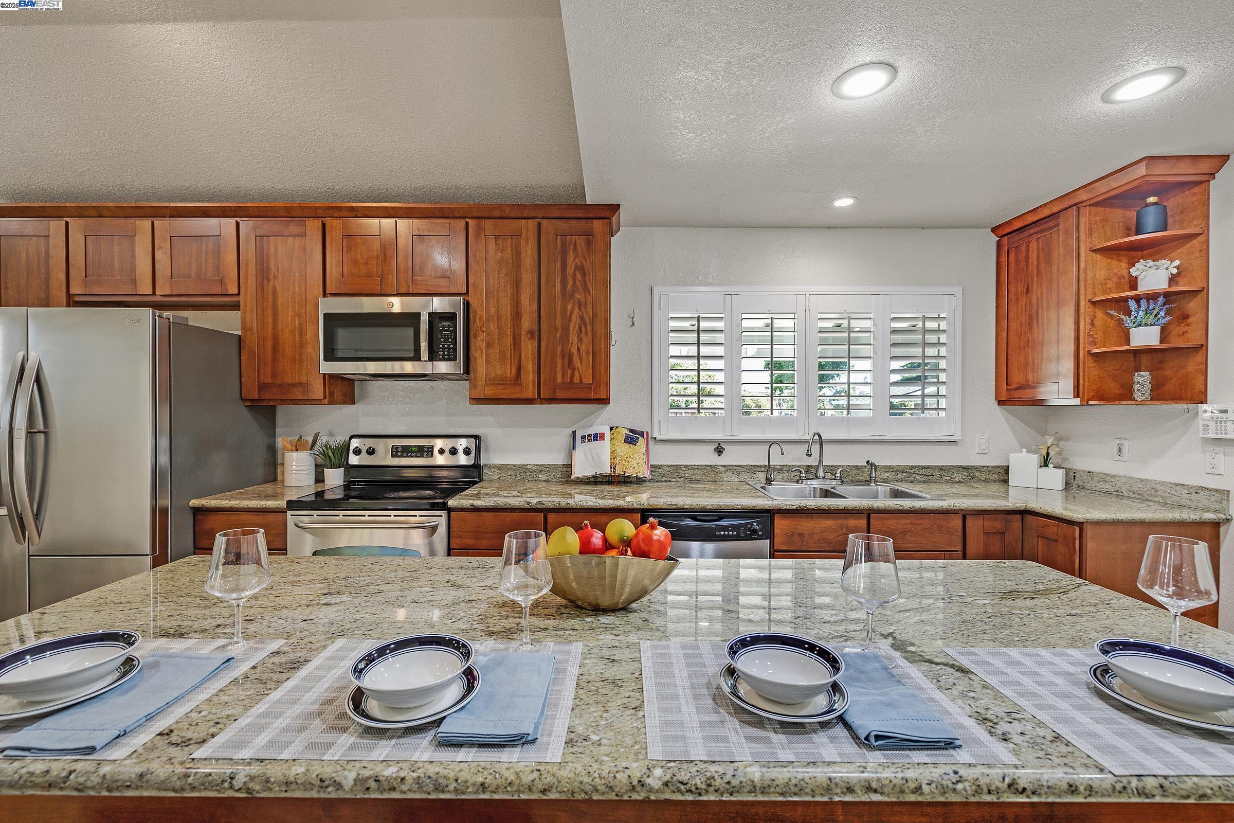 Detail Gallery Image 12 of 55 For 4955 Swindon Pl, Newark,  CA 94560 - 4 Beds | 3 Baths