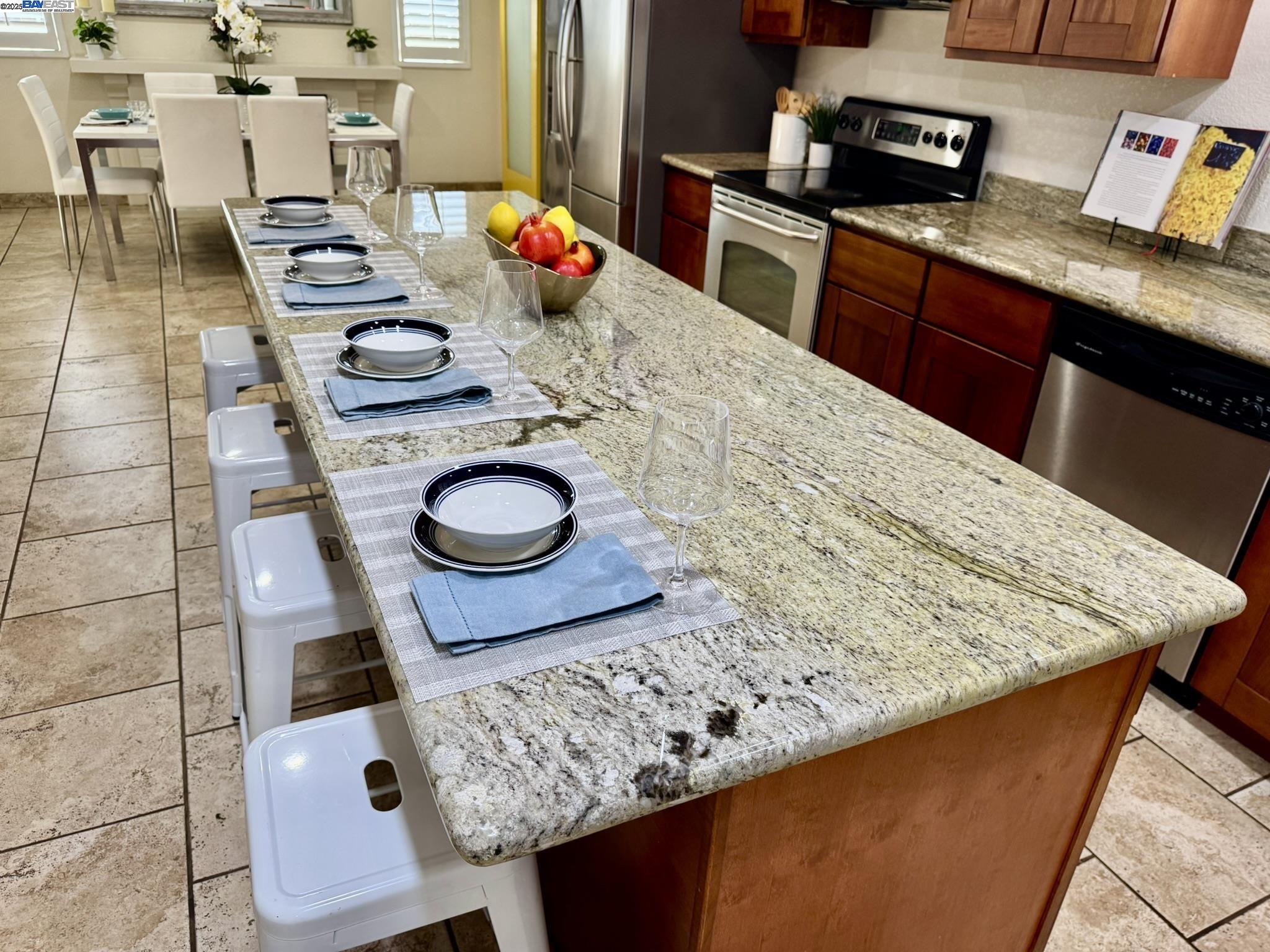Detail Gallery Image 13 of 55 For 4955 Swindon Pl, Newark,  CA 94560 - 4 Beds | 3 Baths