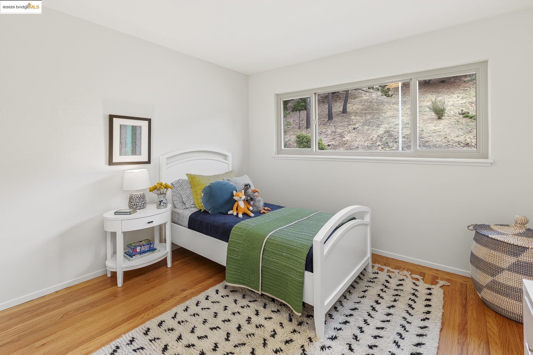 Detail Gallery Image 22 of 60 For 381 Crestmont Dr, Oakland,  CA 94619 - 4 Beds | 2/1 Baths