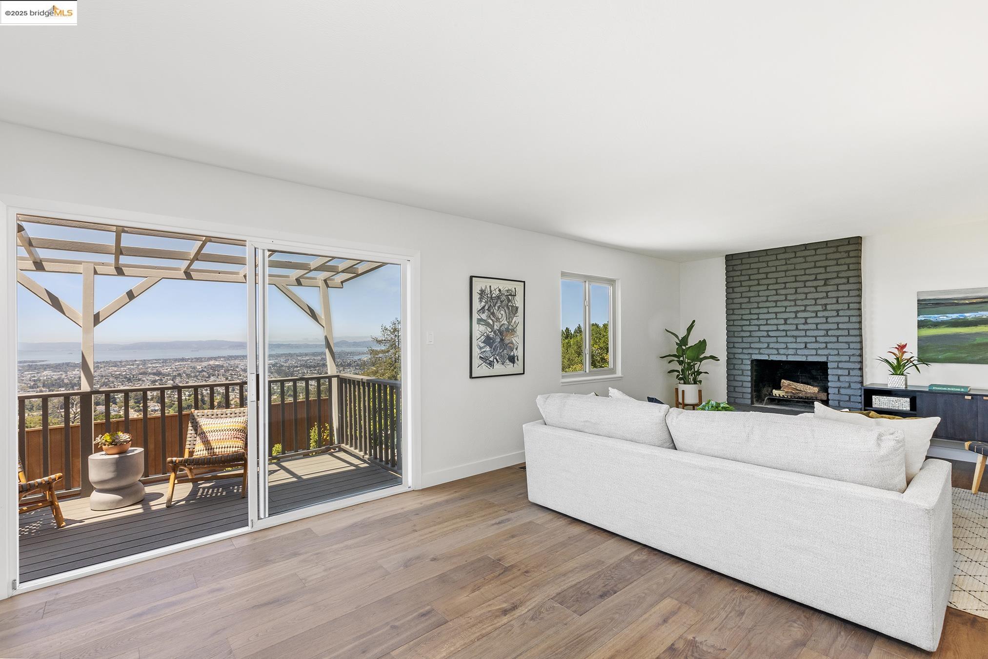 Detail Gallery Image 35 of 60 For 381 Crestmont Dr, Oakland,  CA 94619 - 4 Beds | 2/1 Baths