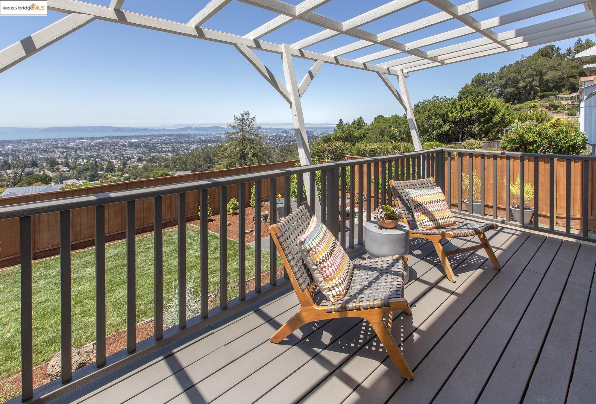 Detail Gallery Image 39 of 60 For 381 Crestmont Dr, Oakland,  CA 94619 - 4 Beds | 2/1 Baths