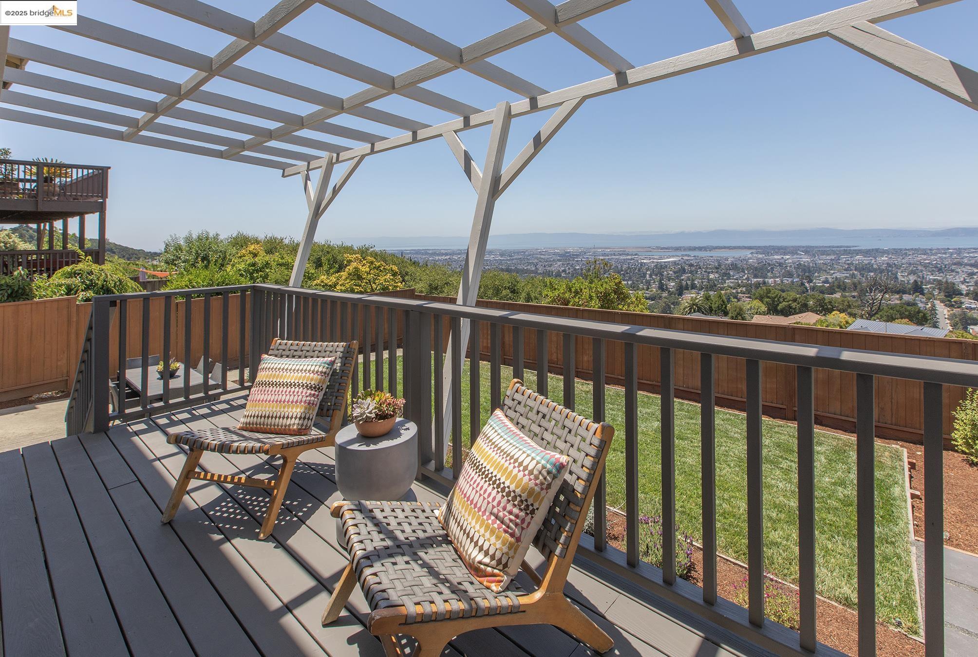 Detail Gallery Image 40 of 60 For 381 Crestmont Dr, Oakland,  CA 94619 - 4 Beds | 2/1 Baths