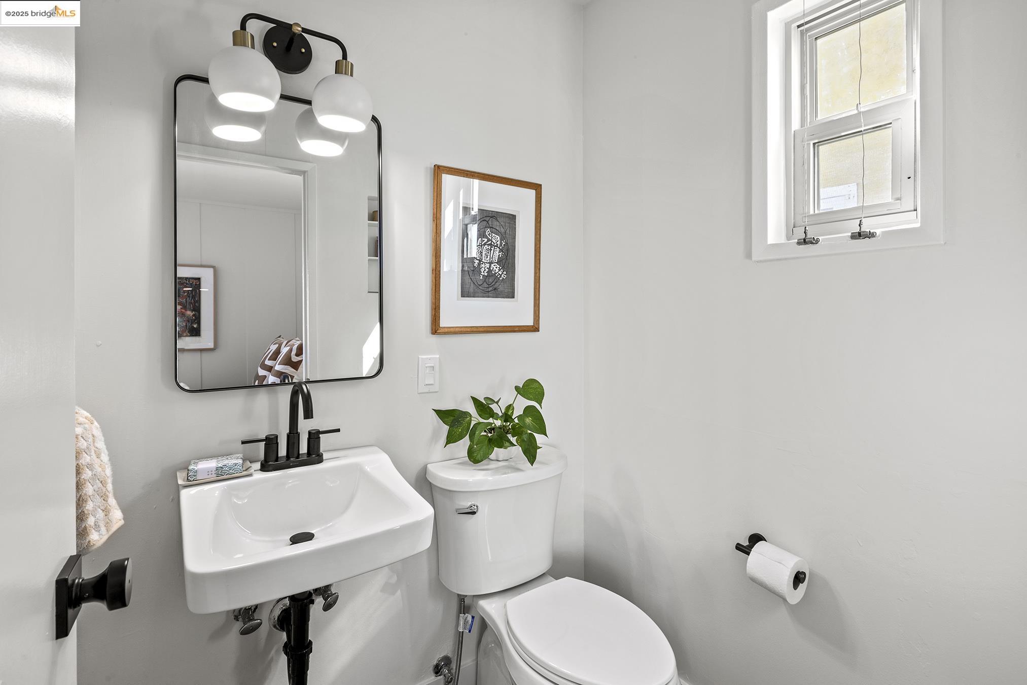 Detail Gallery Image 45 of 60 For 381 Crestmont Dr, Oakland,  CA 94619 - 4 Beds | 2/1 Baths