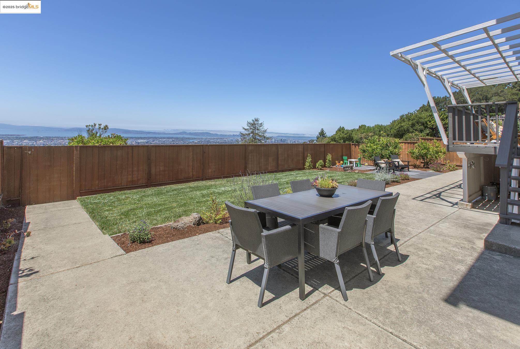 Detail Gallery Image 54 of 60 For 381 Crestmont Dr, Oakland,  CA 94619 - 4 Beds | 2/1 Baths