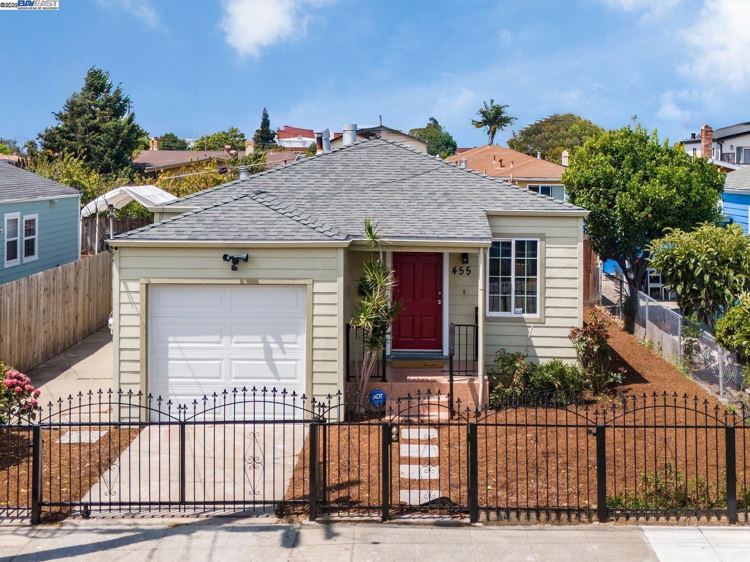 Detail Gallery Image 11 of 60 For 455 32nd St, Richmond,  CA 94804 - 3 Beds | 2 Baths