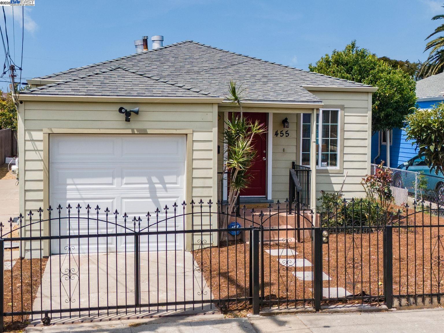 Detail Gallery Image 12 of 60 For 455 32nd St, Richmond,  CA 94804 - 3 Beds | 2 Baths