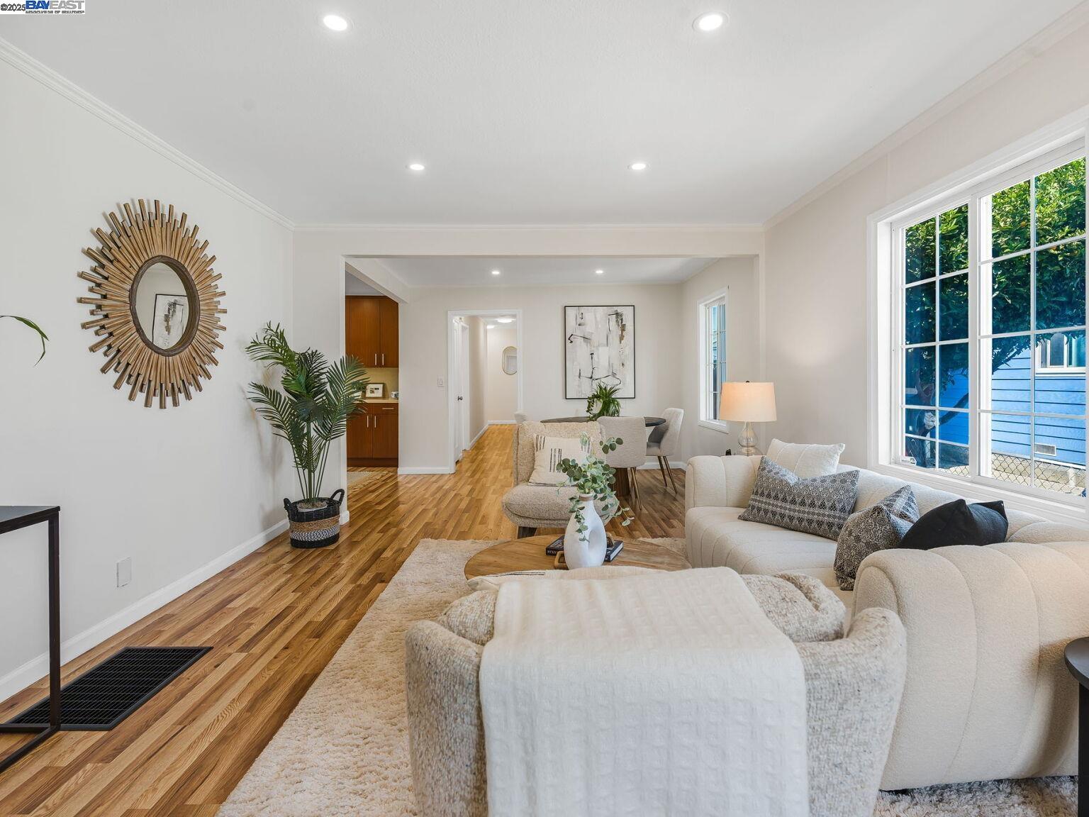 Detail Gallery Image 3 of 60 For 455 32nd St, Richmond,  CA 94804 - 3 Beds | 2 Baths