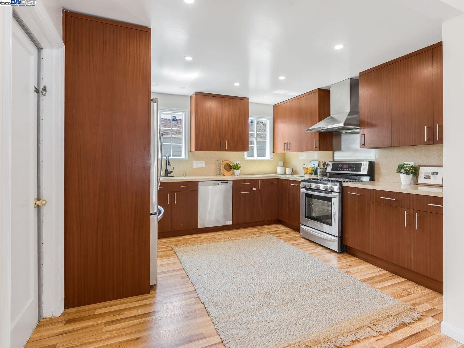 Detail Gallery Image 29 of 60 For 455 32nd St, Richmond,  CA 94804 - 3 Beds | 2 Baths