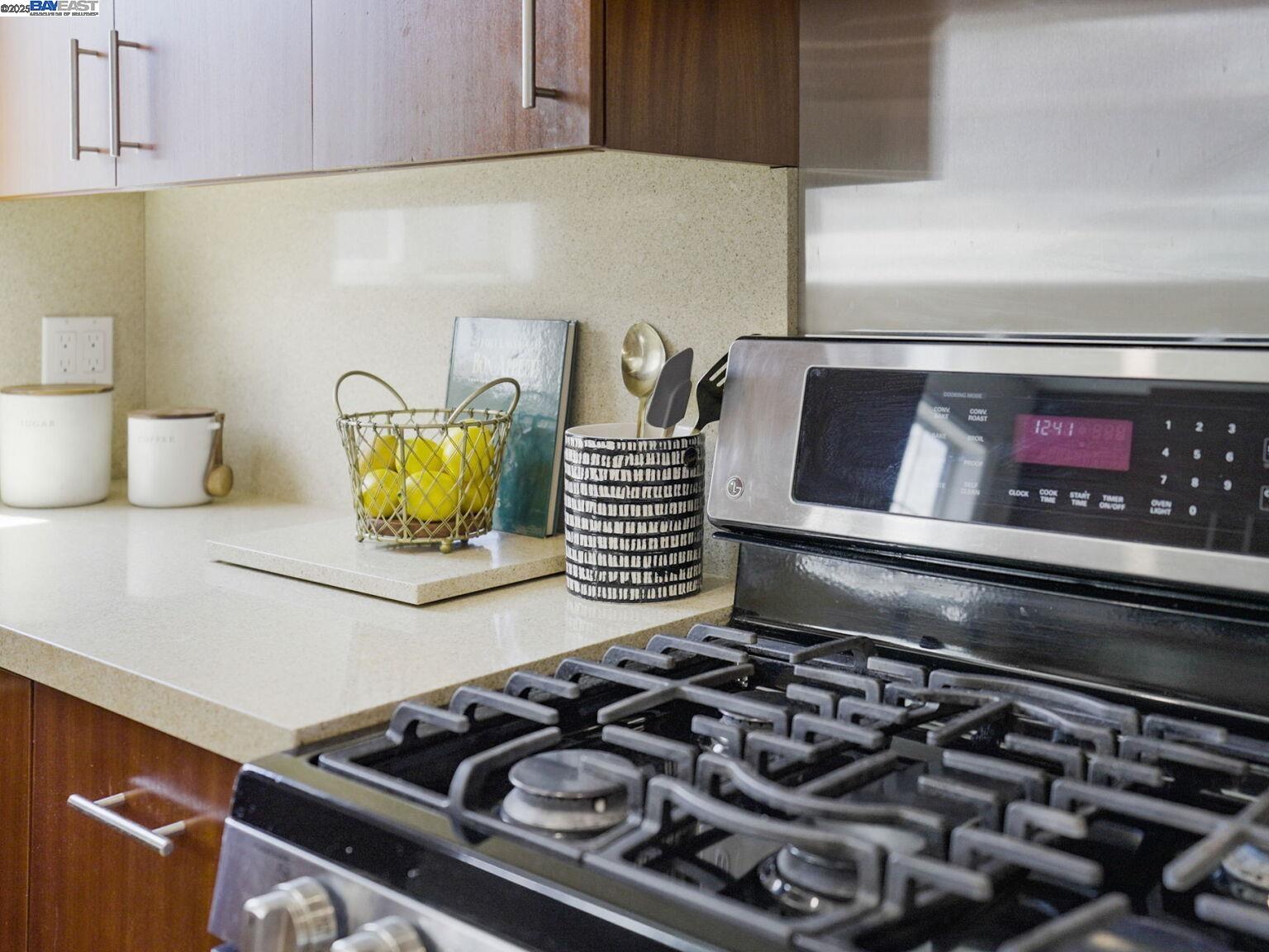 Detail Gallery Image 30 of 60 For 455 32nd St, Richmond,  CA 94804 - 3 Beds | 2 Baths
