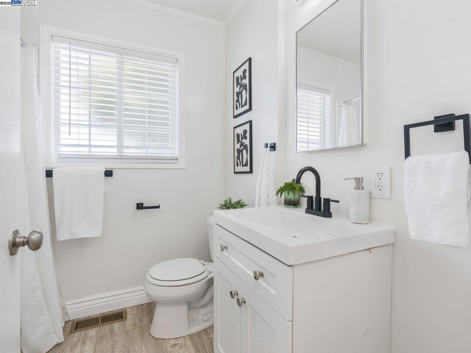 Detail Gallery Image 36 of 60 For 455 32nd St, Richmond,  CA 94804 - 3 Beds | 2 Baths