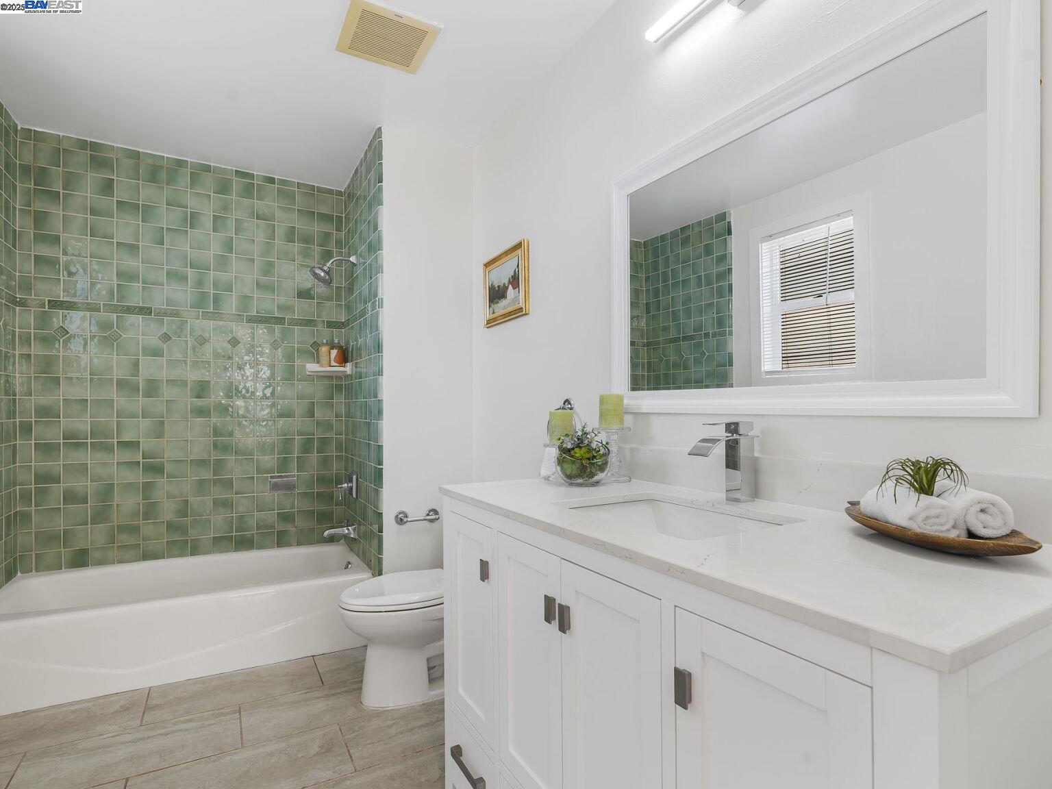 Detail Gallery Image 40 of 60 For 455 32nd St, Richmond,  CA 94804 - 3 Beds | 2 Baths