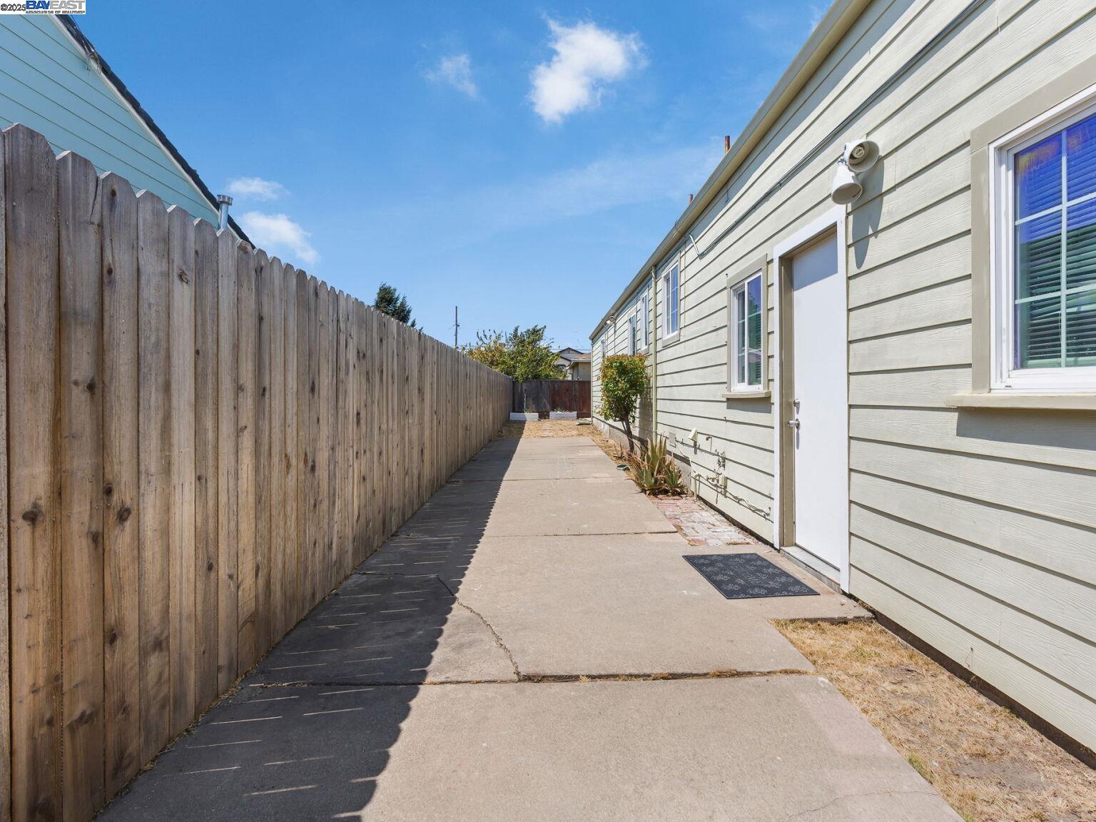Detail Gallery Image 44 of 60 For 455 32nd St, Richmond,  CA 94804 - 3 Beds | 2 Baths