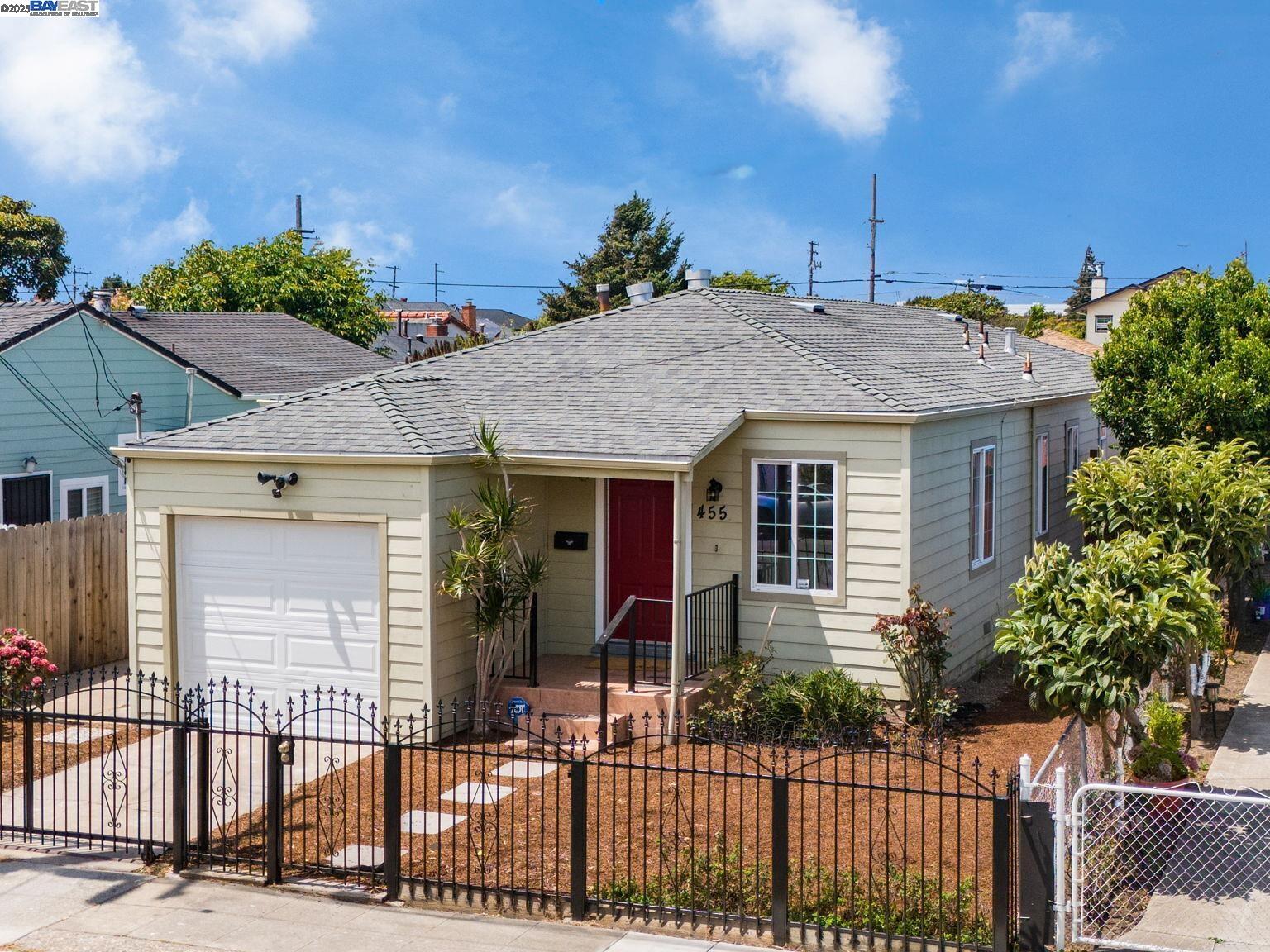 Detail Gallery Image 10 of 60 For 455 32nd St, Richmond,  CA 94804 - 3 Beds | 2 Baths