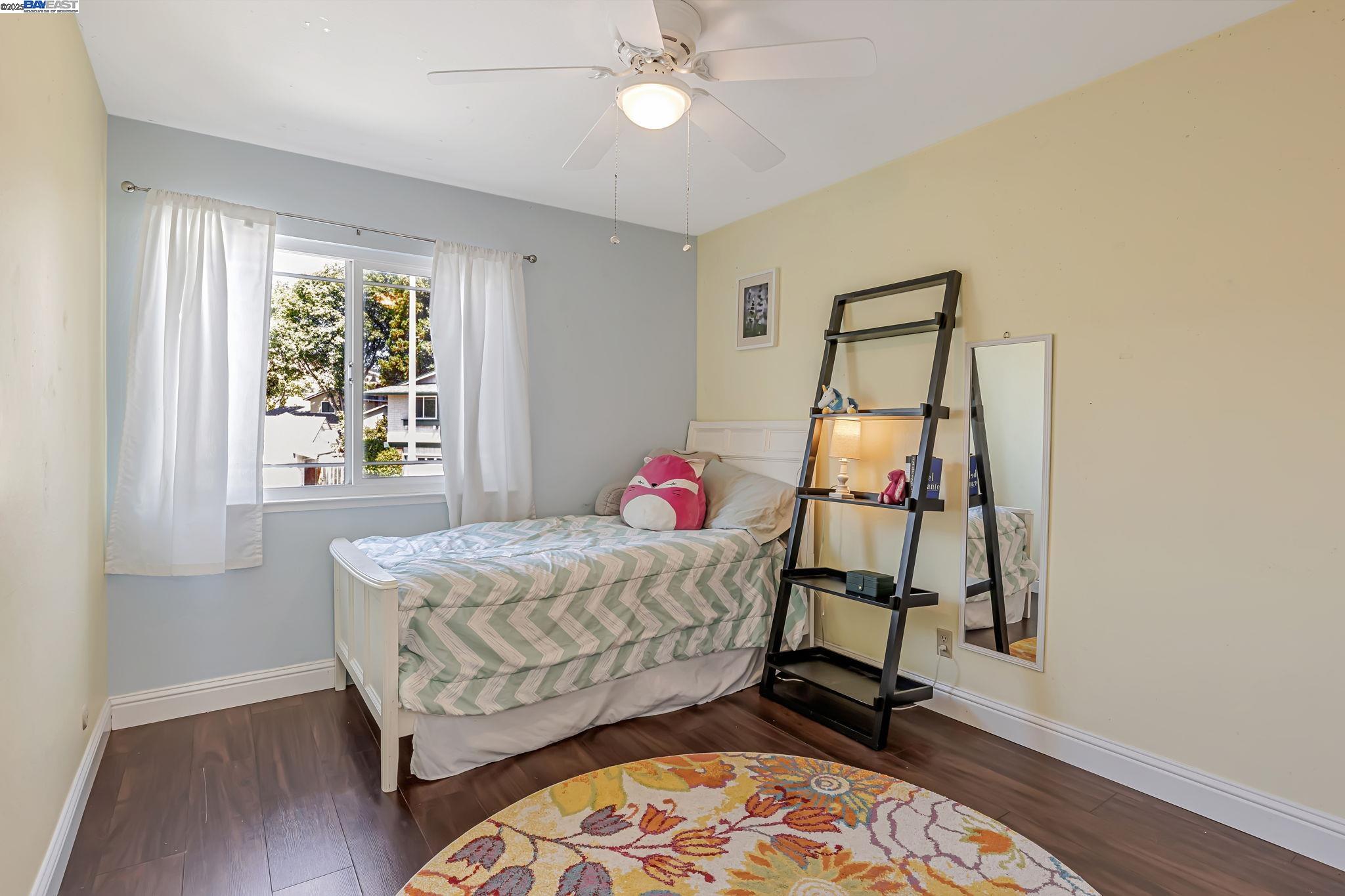 Detail Gallery Image 12 of 27 For 7765 Dublin Green Ct, Dublin,  CA 94568 - 4 Beds | 2/1 Baths