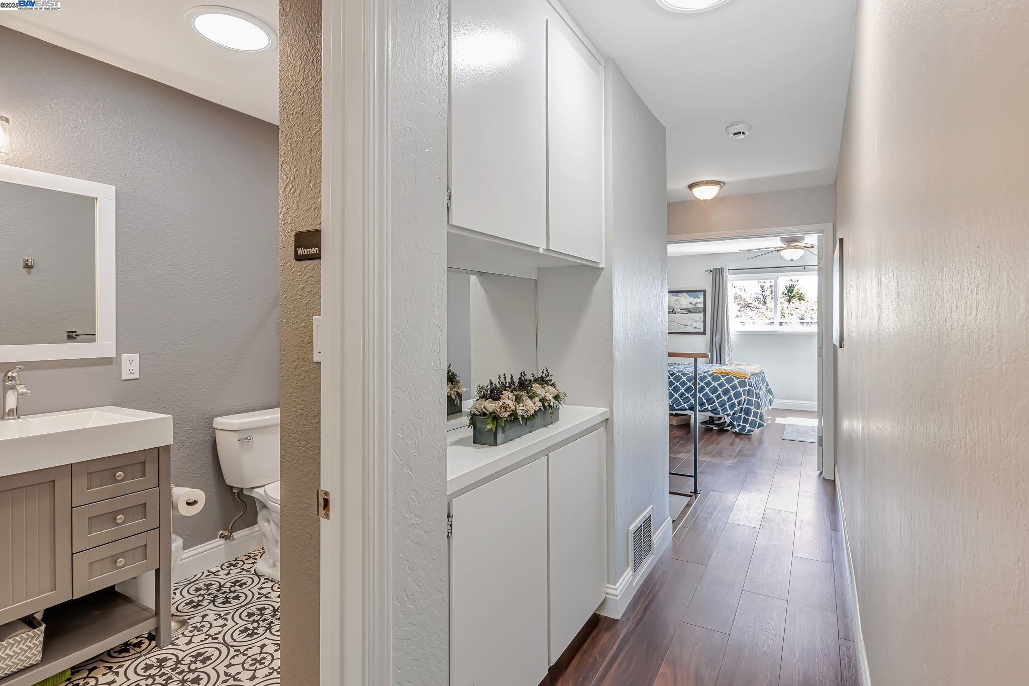 Detail Gallery Image 19 of 27 For 7765 Dublin Green Ct, Dublin,  CA 94568 - 4 Beds | 2/1 Baths