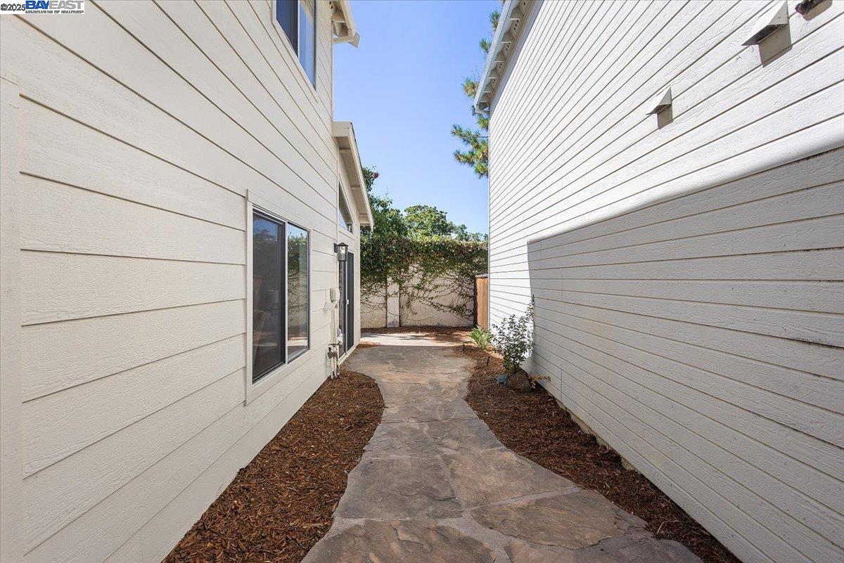 Detail Gallery Image 36 of 43 For 6477 Potrero Drive, Newark,  CA 94560 - 3 Beds | 2/1 Baths
