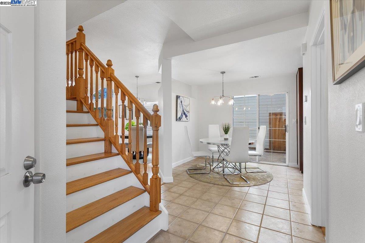 Detail Gallery Image 5 of 43 For 6477 Potrero Drive, Newark,  CA 94560 - 3 Beds | 2/1 Baths