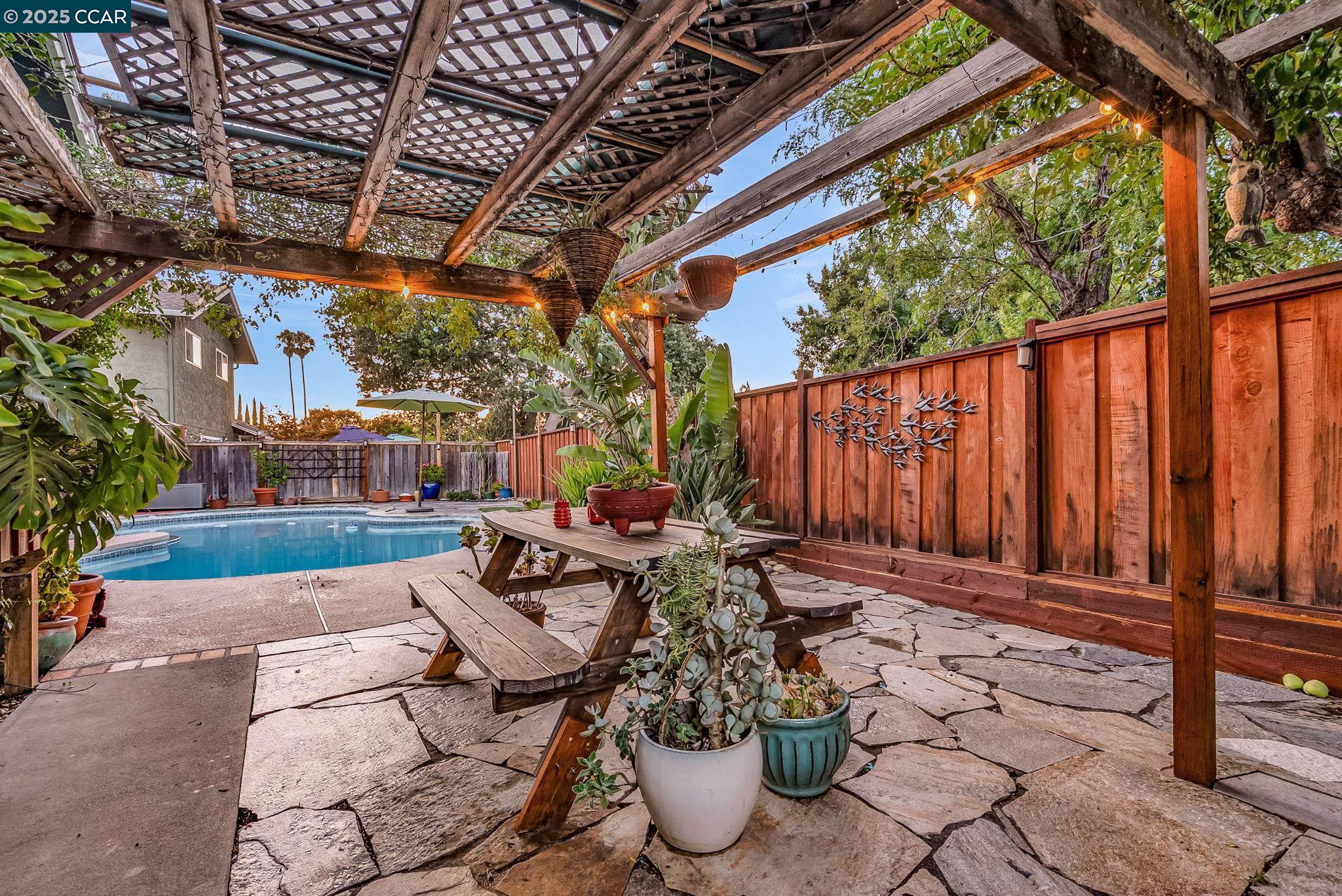 Detail Gallery Image 2 of 17 For 5465 Preston Ct, Concord,  CA 94521 - 4 Beds | 2 Baths