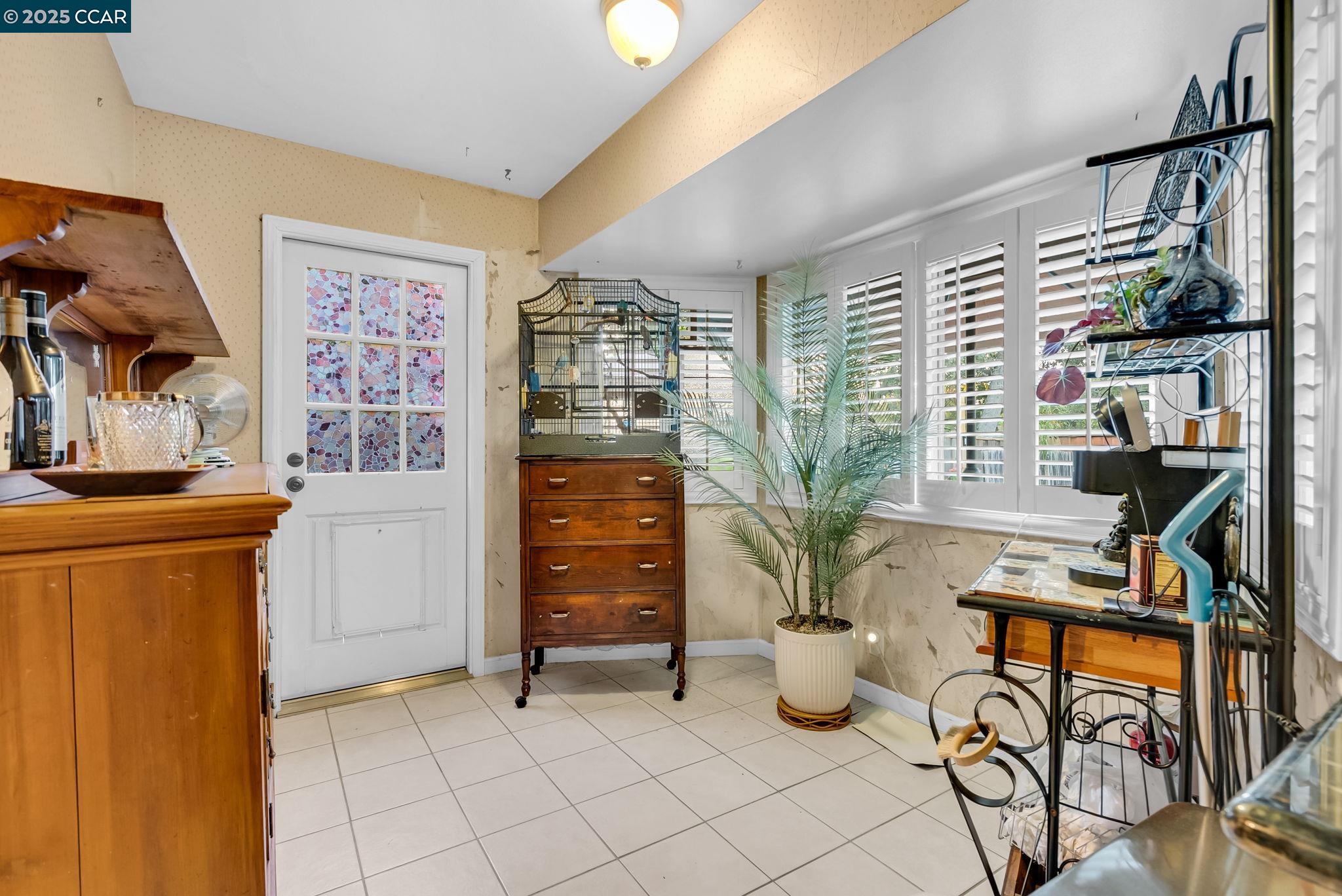 Detail Gallery Image 6 of 17 For 5465 Preston Ct, Concord,  CA 94521 - 4 Beds | 2 Baths