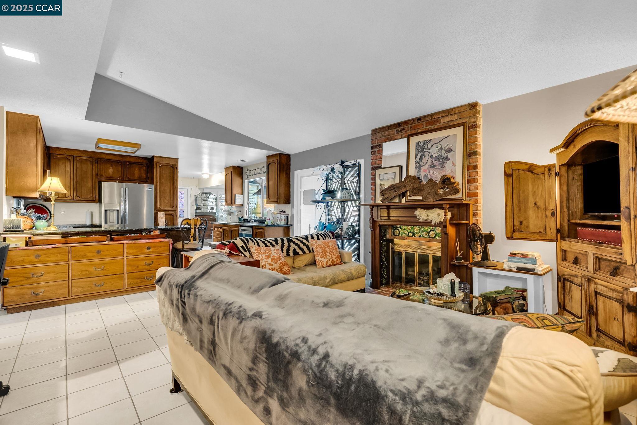 Detail Gallery Image 7 of 17 For 5465 Preston Ct, Concord,  CA 94521 - 4 Beds | 2 Baths
