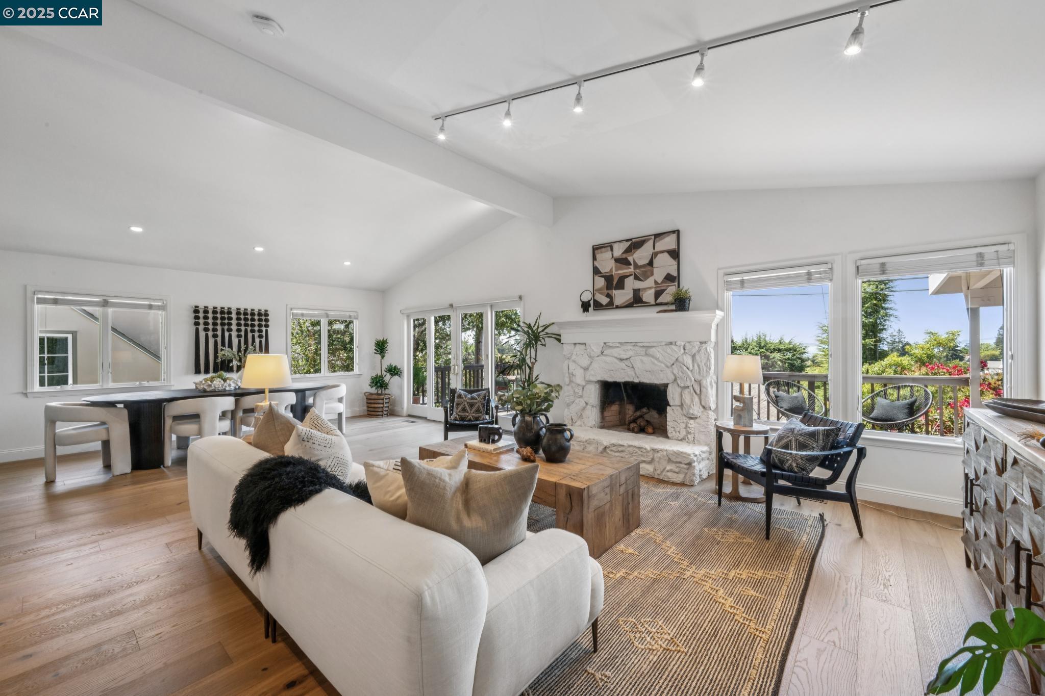 Detail Gallery Image 1 of 53 For 58 Buckeye Ave, Oakland,  CA 94618 - 4 Beds | 3 Baths