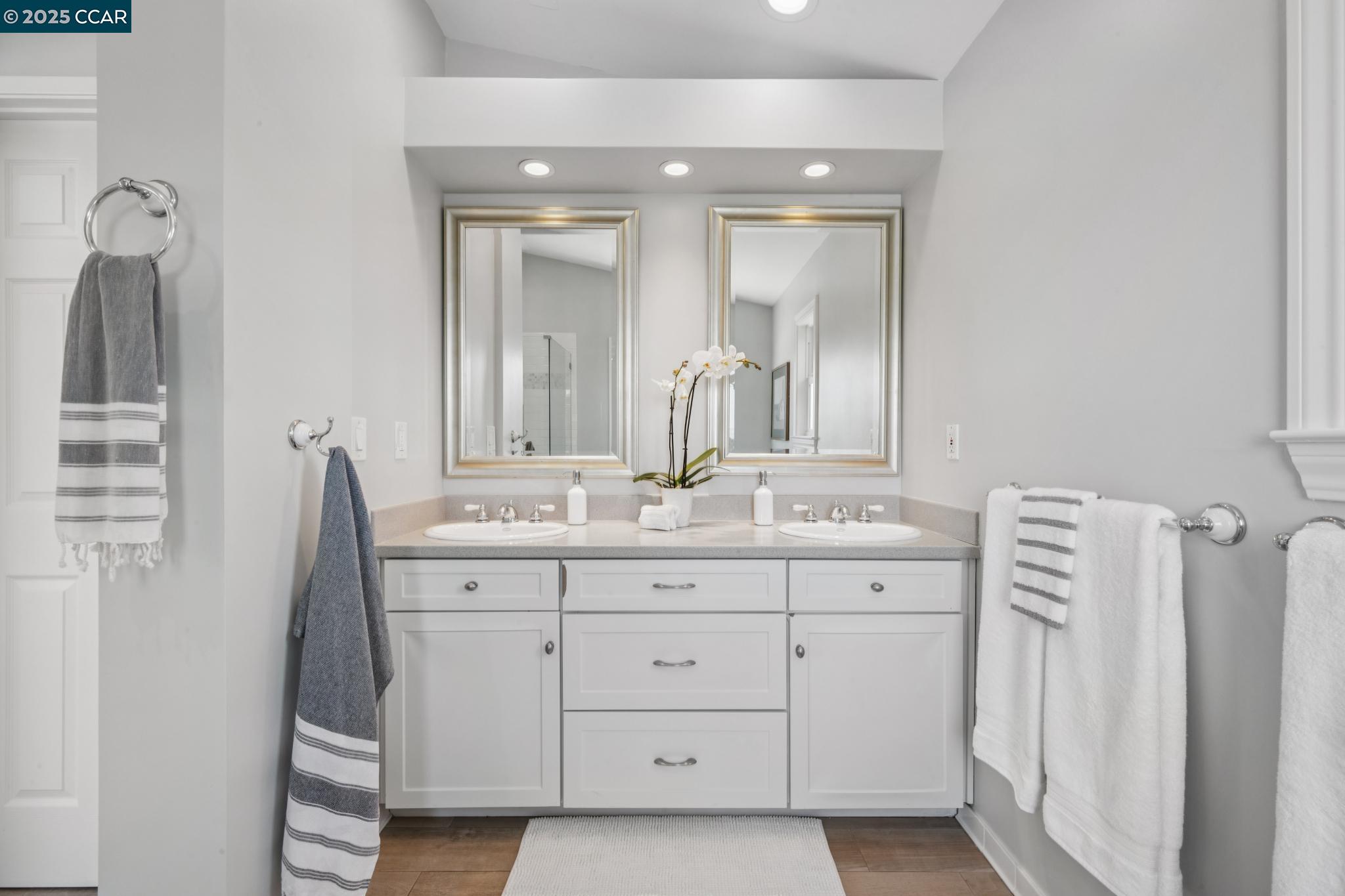 Detail Gallery Image 28 of 53 For 58 Buckeye Ave, Oakland,  CA 94618 - 4 Beds | 3 Baths