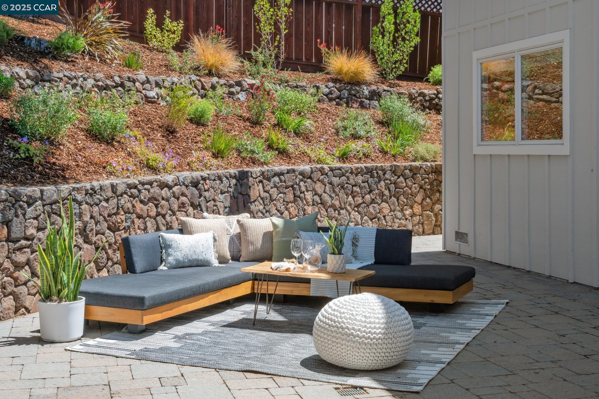 Detail Gallery Image 36 of 53 For 58 Buckeye Ave, Oakland,  CA 94618 - 4 Beds | 3 Baths