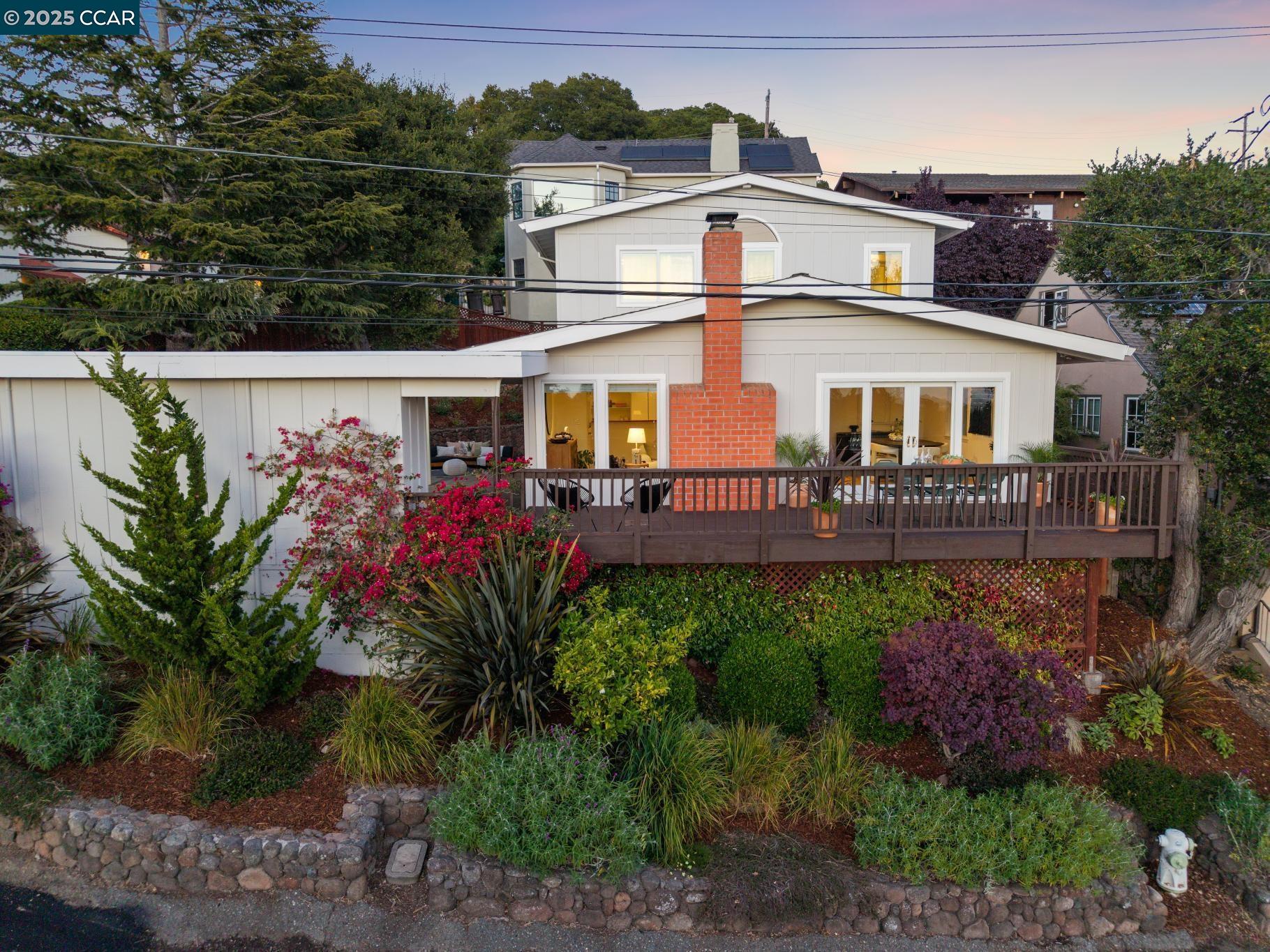 Detail Gallery Image 40 of 53 For 58 Buckeye Ave, Oakland,  CA 94618 - 4 Beds | 3 Baths
