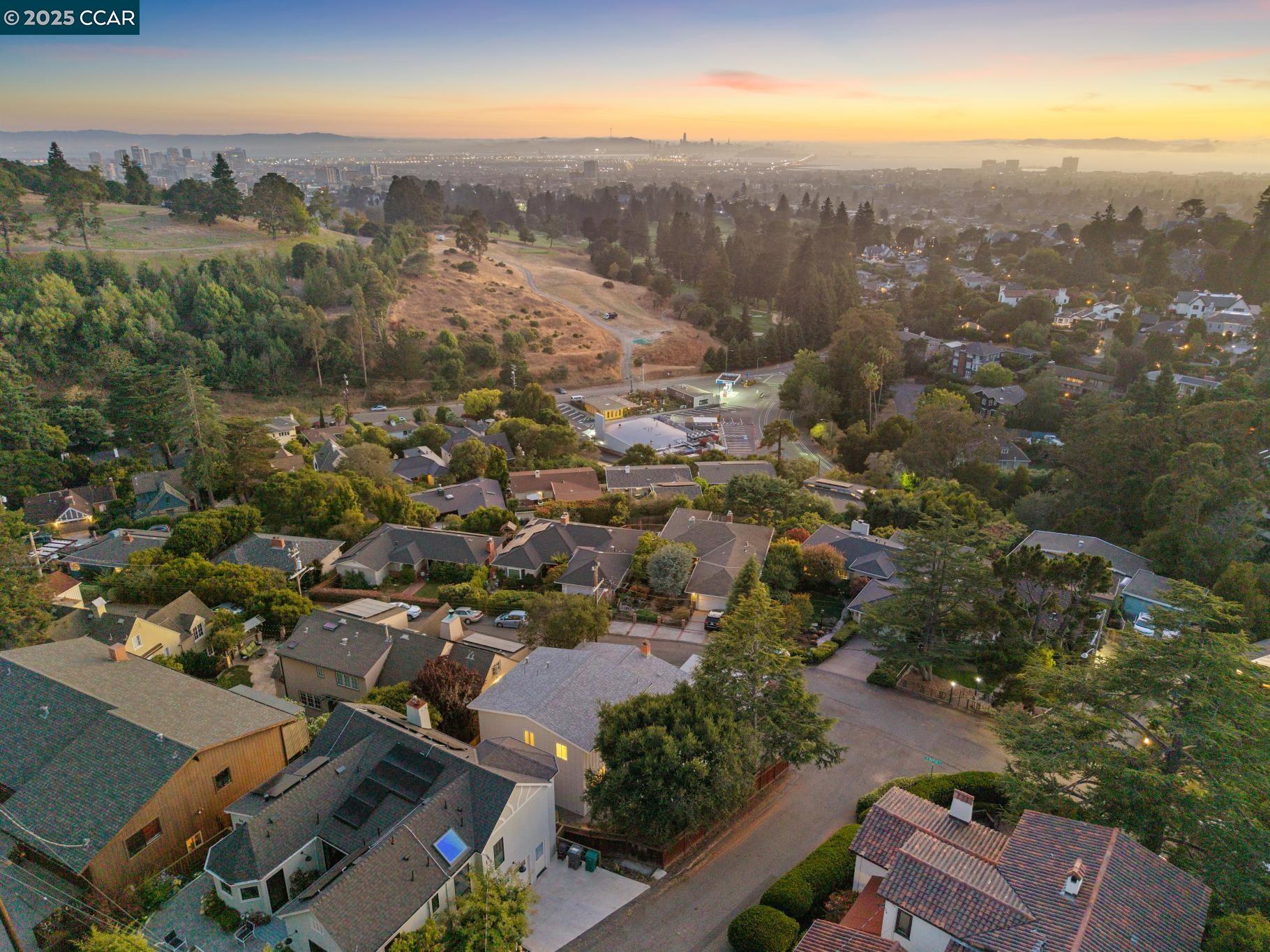 Detail Gallery Image 44 of 53 For 58 Buckeye Ave, Oakland,  CA 94618 - 4 Beds | 3 Baths
