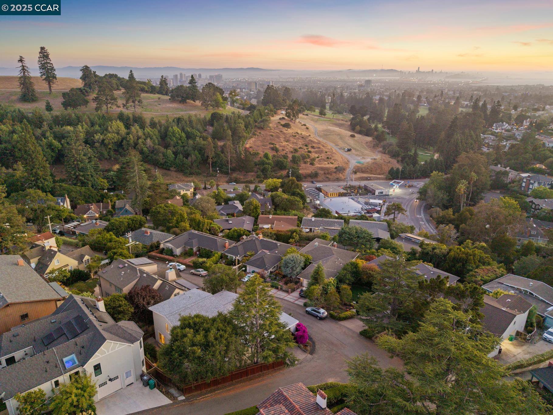 Detail Gallery Image 45 of 53 For 58 Buckeye Ave, Oakland,  CA 94618 - 4 Beds | 3 Baths