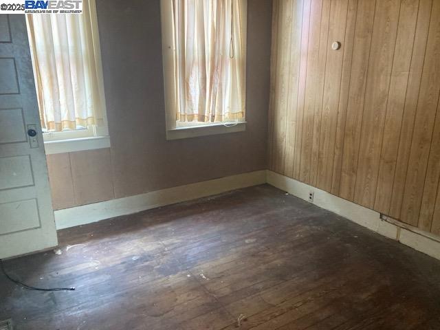 Detail Gallery Image 5 of 11 For 1073 106th Ave, Oakland,  CA 94603 - 3 Beds | 1 Baths