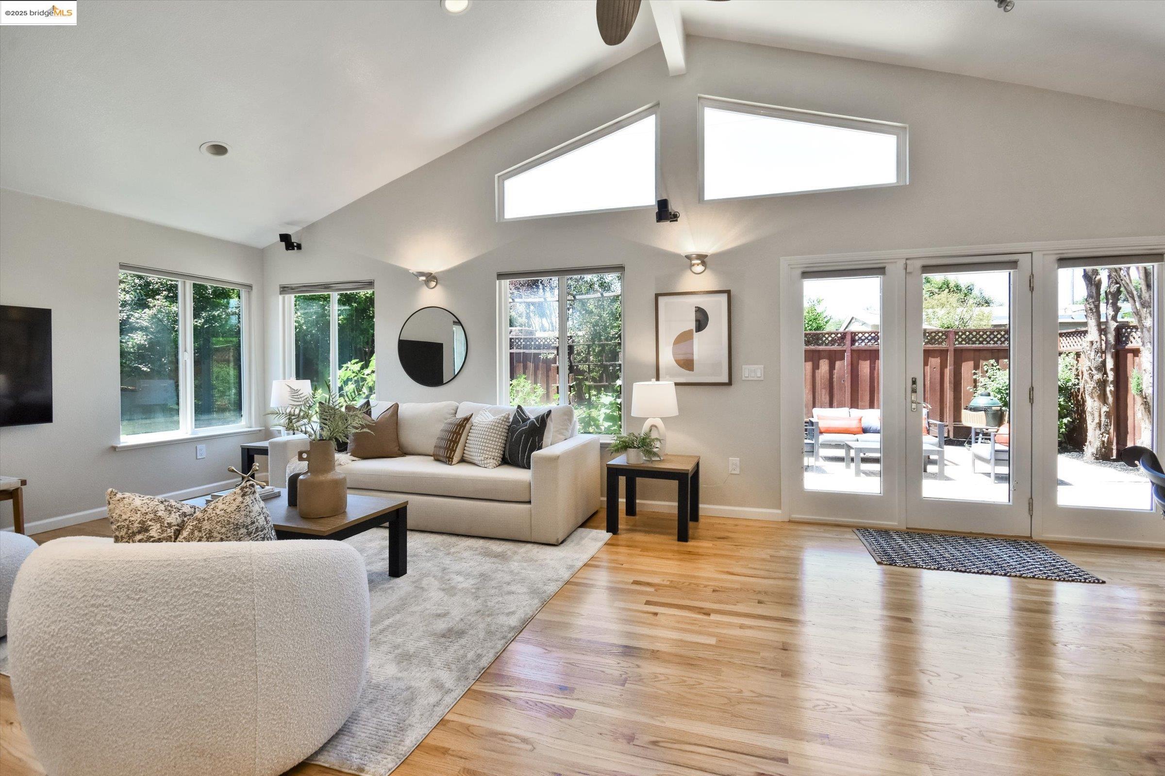 Detail Gallery Image 12 of 60 For 1443 Phantom Ave, San Jose,  CA 95125-5220 - 3 Beds | 2 Baths