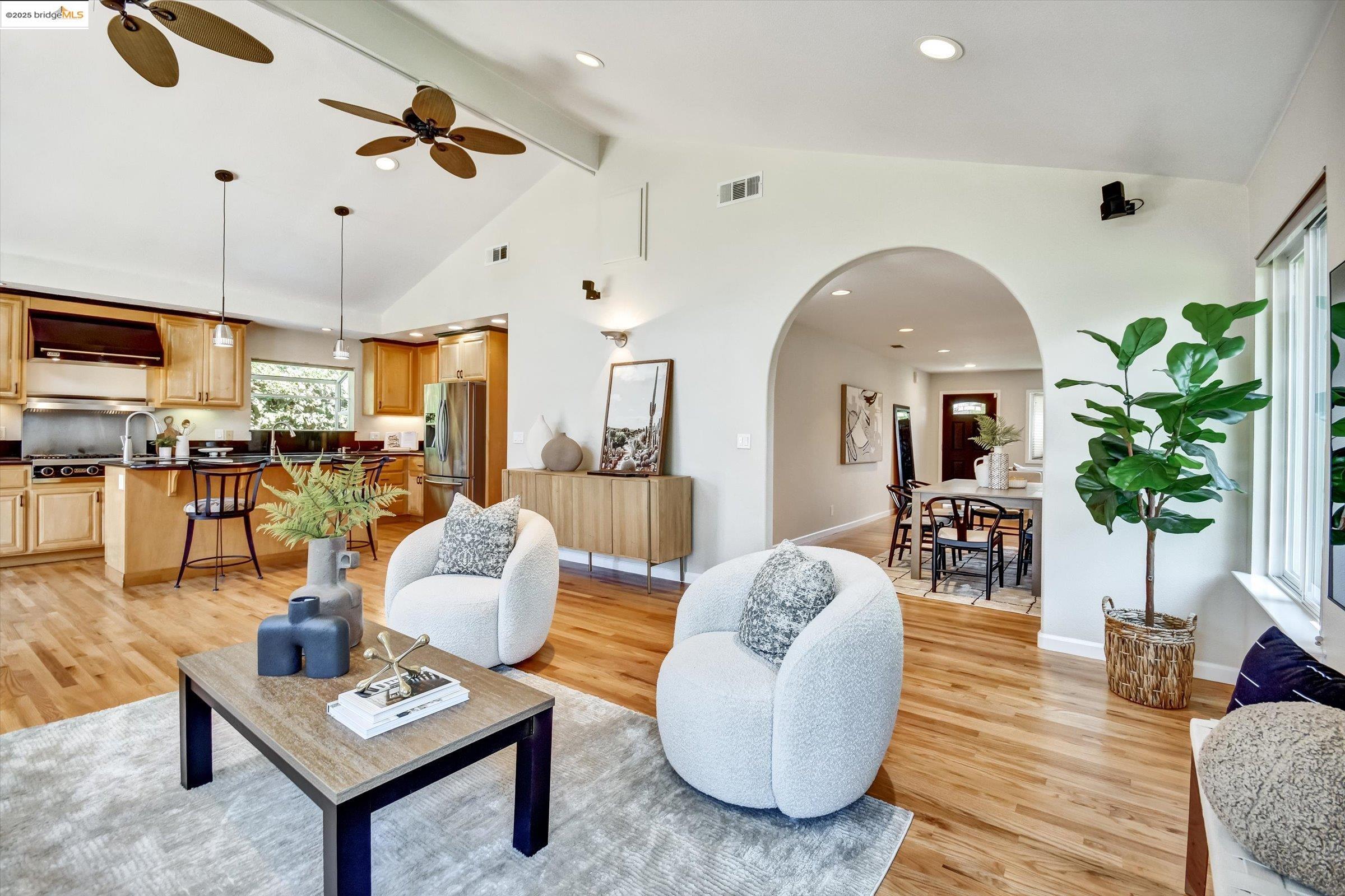Detail Gallery Image 13 of 60 For 1443 Phantom Ave, San Jose,  CA 95125-5220 - 3 Beds | 2 Baths