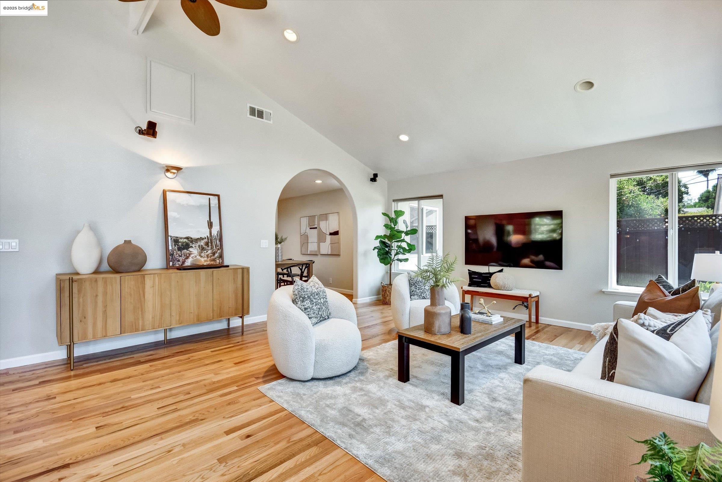 Detail Gallery Image 14 of 60 For 1443 Phantom Ave, San Jose,  CA 95125-5220 - 3 Beds | 2 Baths