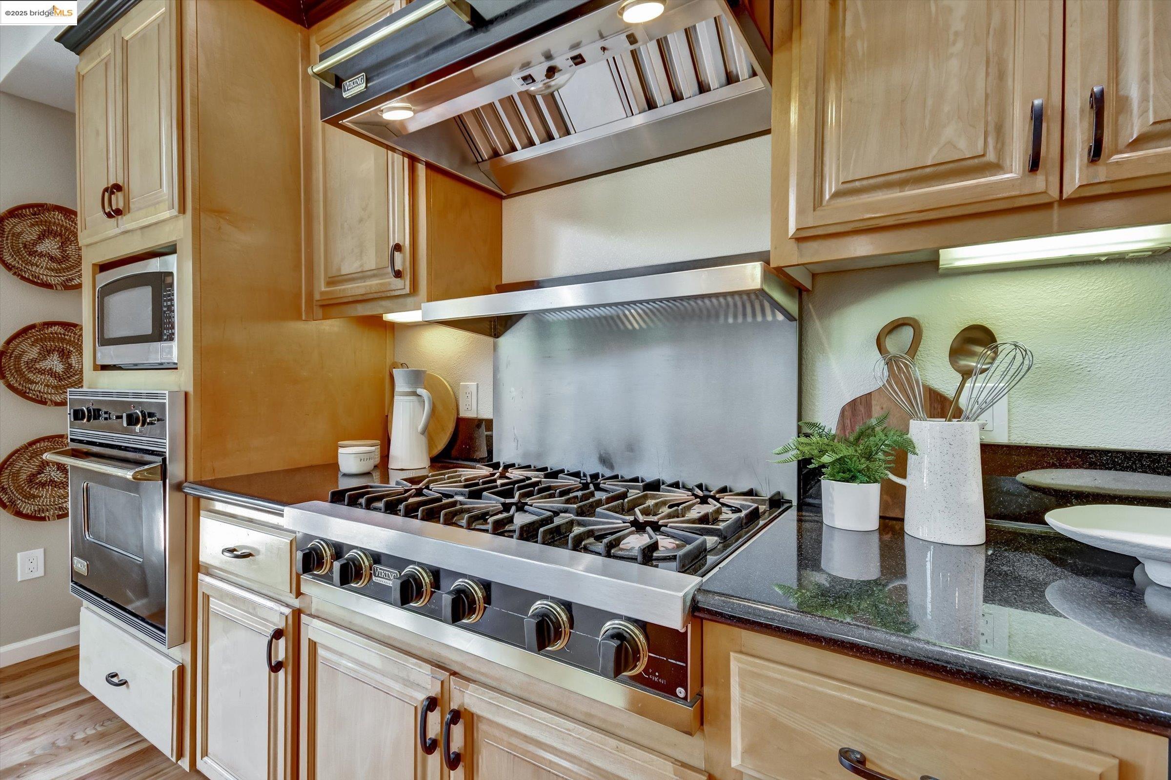 Detail Gallery Image 19 of 60 For 1443 Phantom Ave, San Jose,  CA 95125-5220 - 3 Beds | 2 Baths