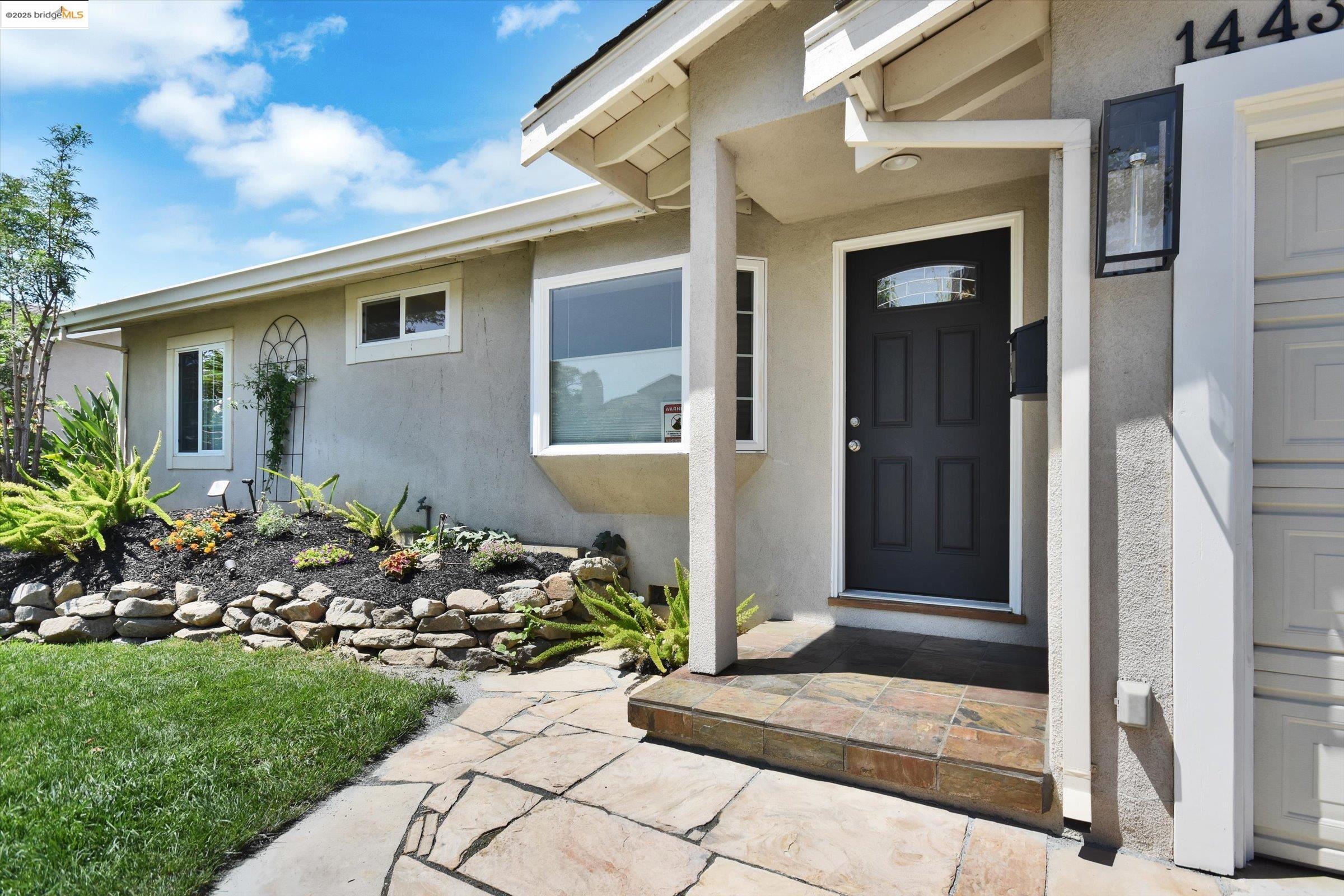Detail Gallery Image 4 of 60 For 1443 Phantom Ave, San Jose,  CA 95125-5220 - 3 Beds | 2 Baths