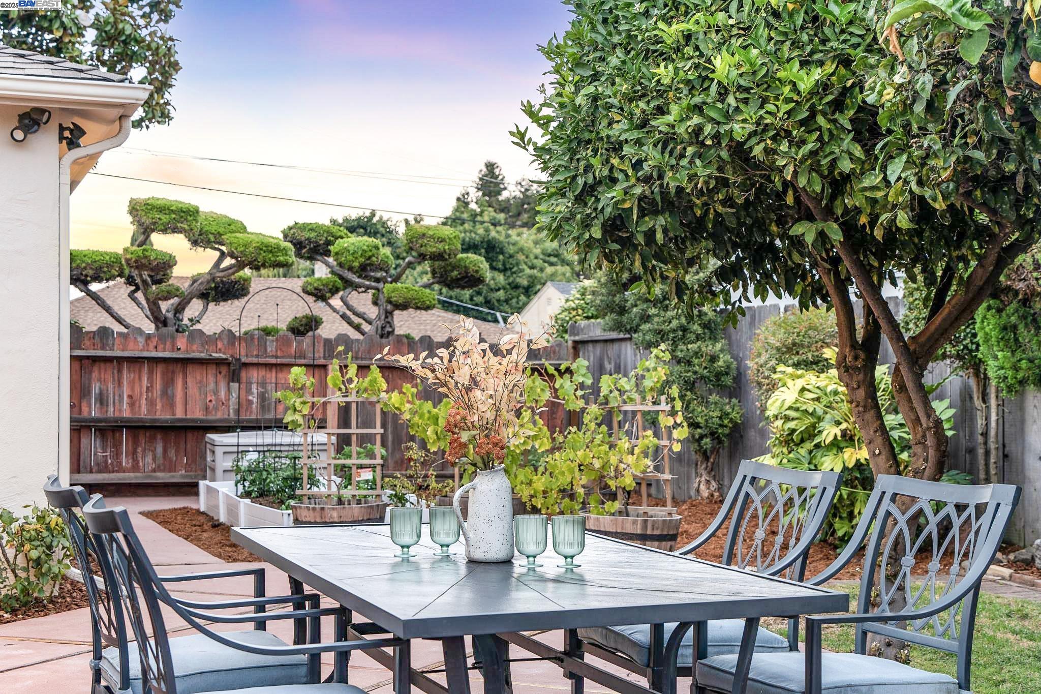 Detail Gallery Image 24 of 30 For 24 via Hermosa, San Lorenzo,  CA 94580 - 3 Beds | 2 Baths