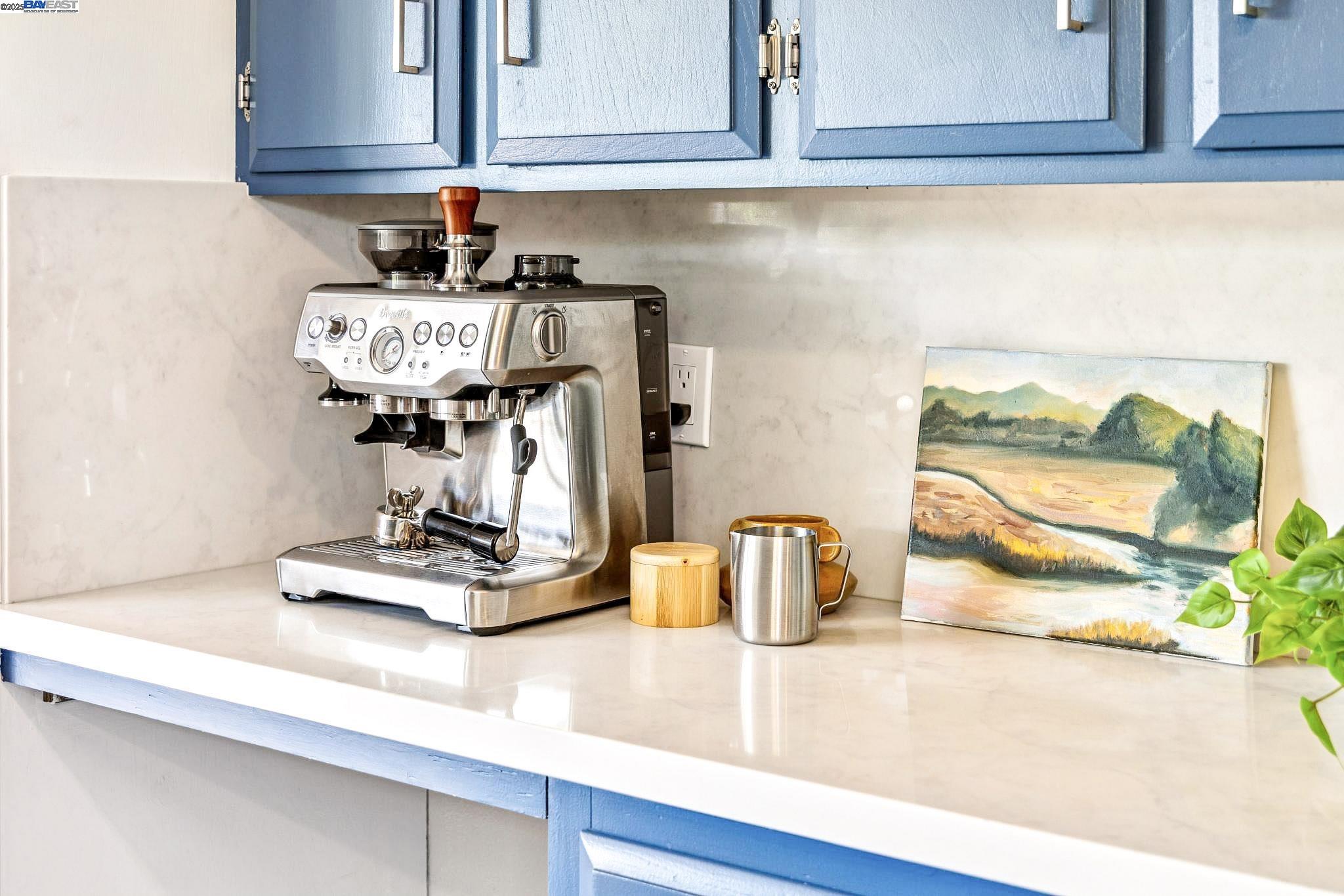 Detail Gallery Image 8 of 30 For 24 via Hermosa, San Lorenzo,  CA 94580 - 3 Beds | 2 Baths