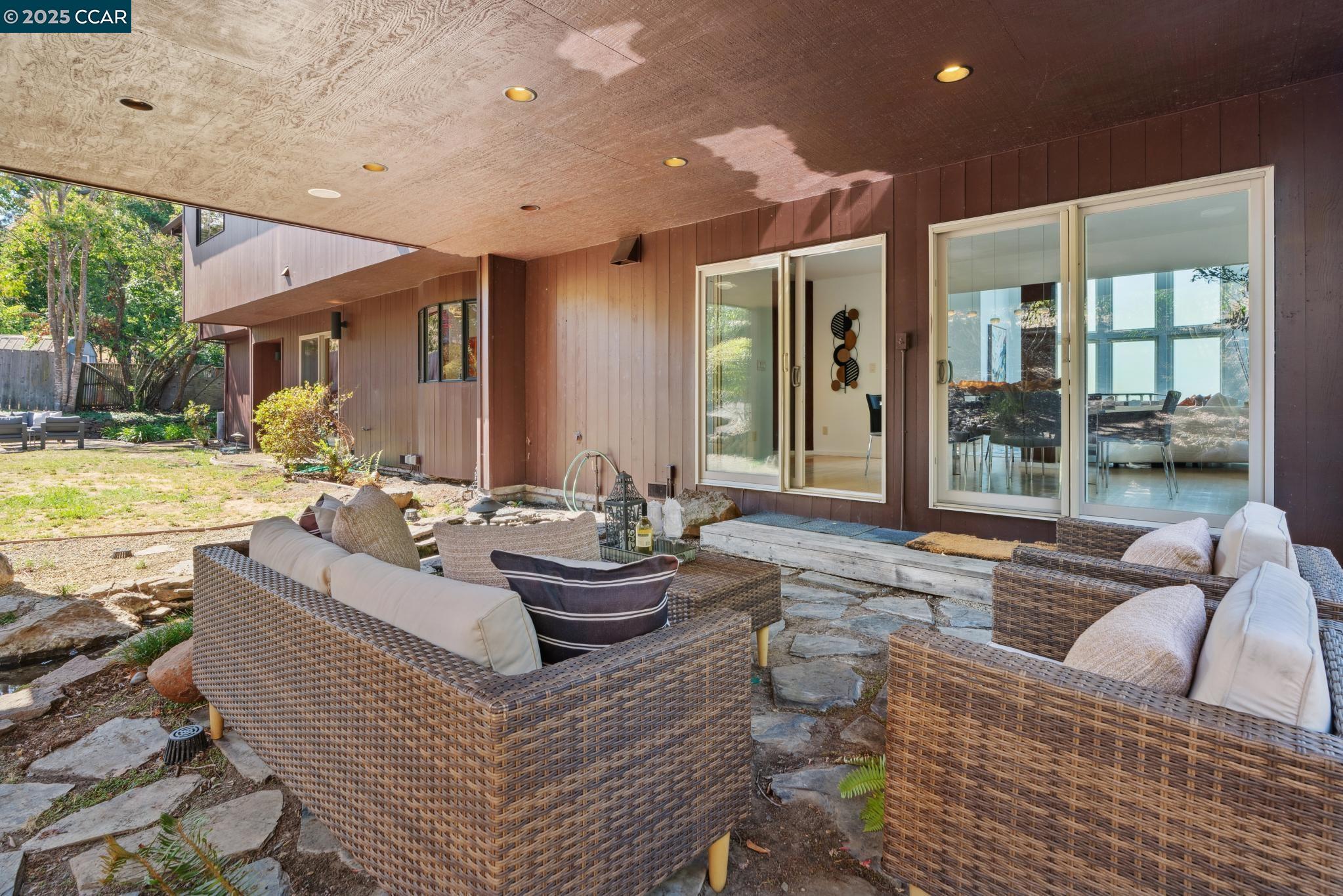 Detail Gallery Image 12 of 51 For 127 Devin Dr, Moraga,  CA 94556 - 6 Beds | 4/1 Baths