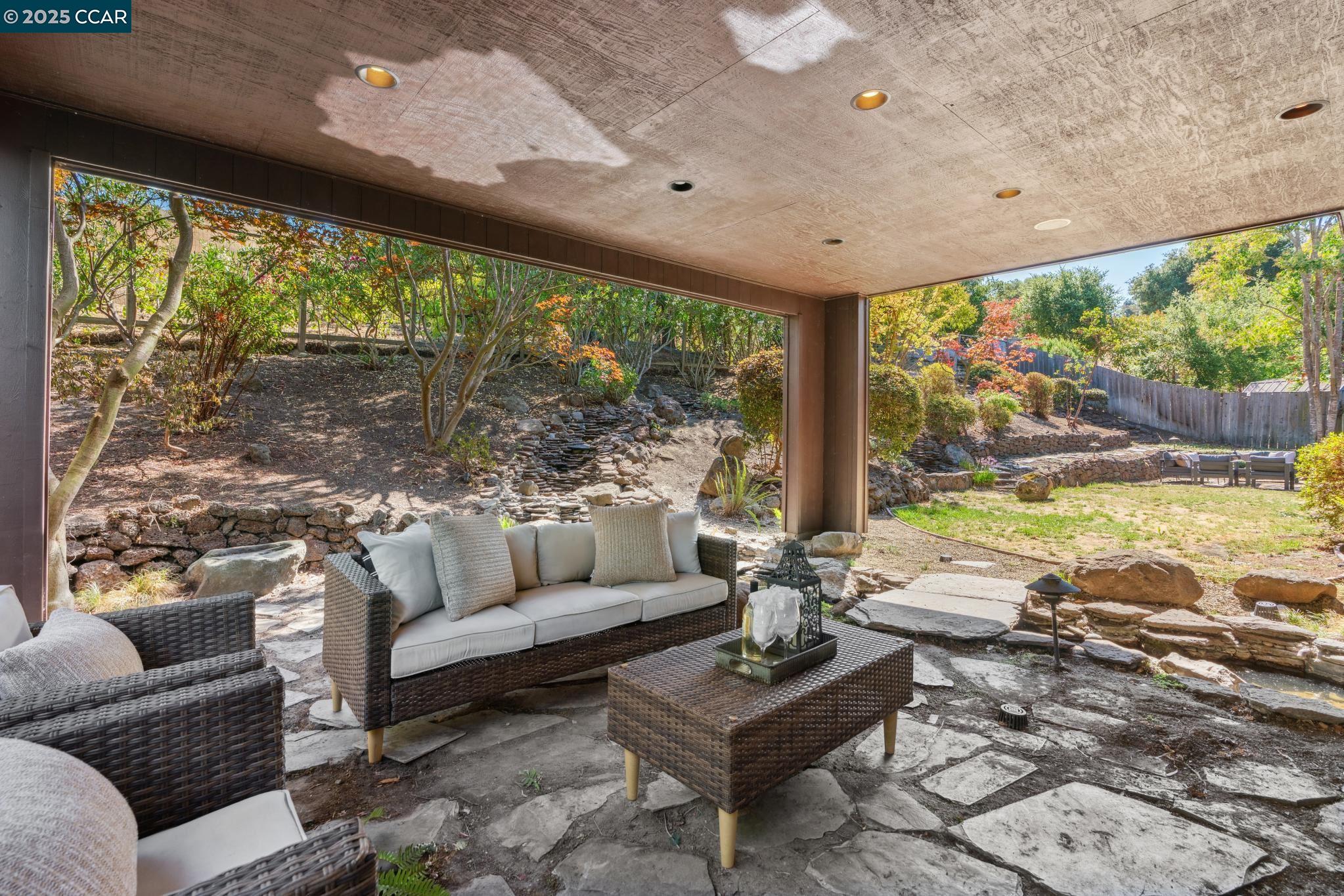 Detail Gallery Image 13 of 51 For 127 Devin Dr, Moraga,  CA 94556 - 6 Beds | 4/1 Baths