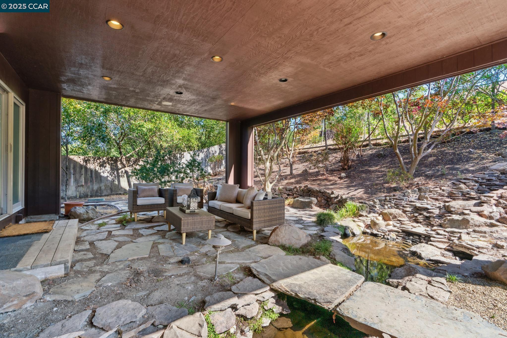Detail Gallery Image 13 of 49 For 127 Devin Dr, Moraga,  CA 94556 - 6 Beds | 4/1 Baths