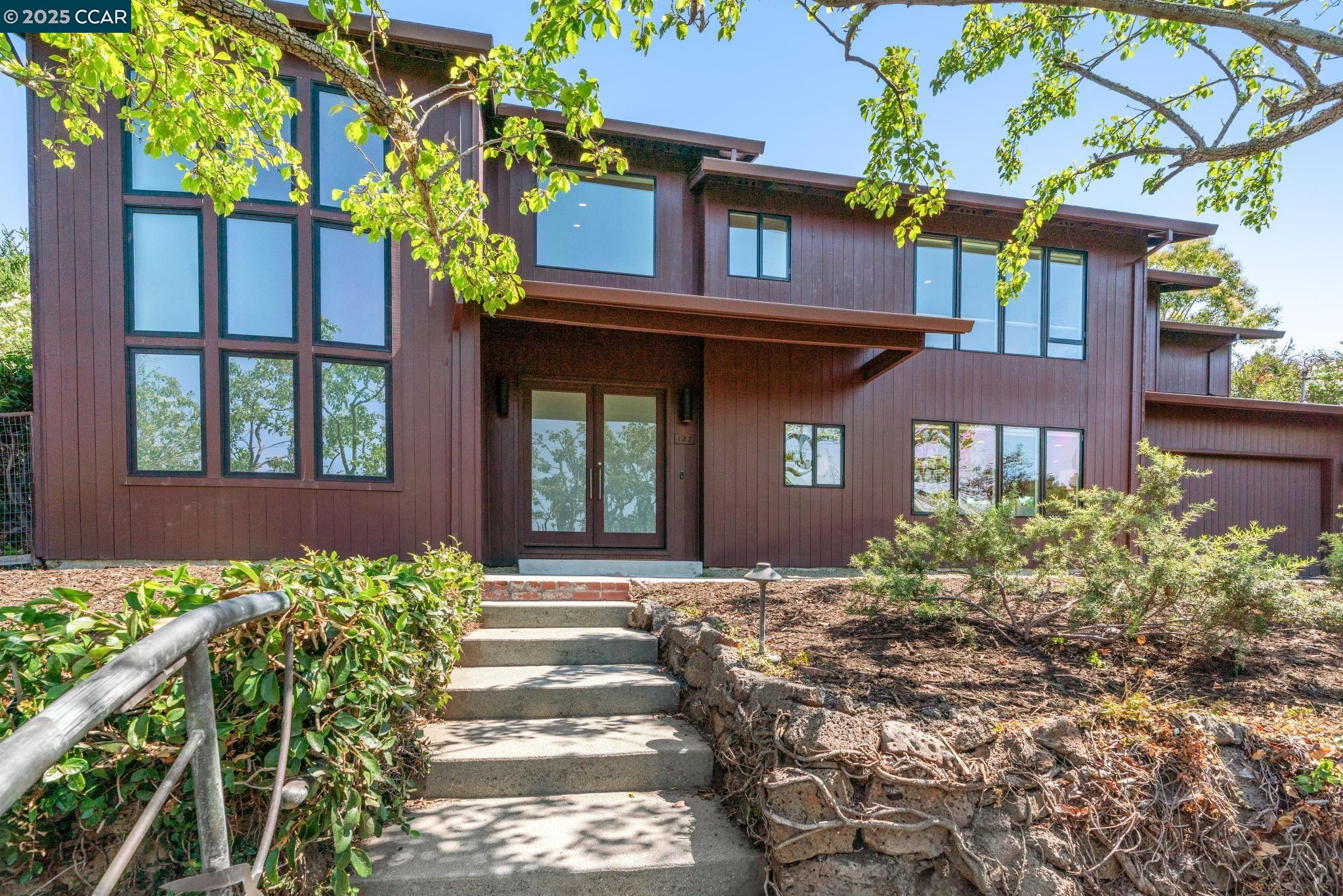 Detail Gallery Image 3 of 51 For 127 Devin Dr, Moraga,  CA 94556 - 6 Beds | 4/1 Baths