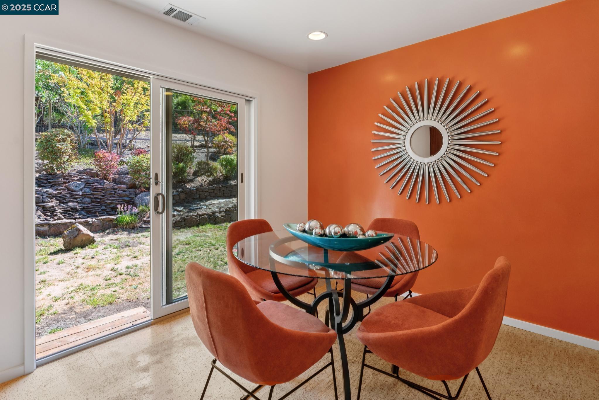 Detail Gallery Image 21 of 49 For 127 Devin Dr, Moraga,  CA 94556 - 6 Beds | 4/1 Baths
