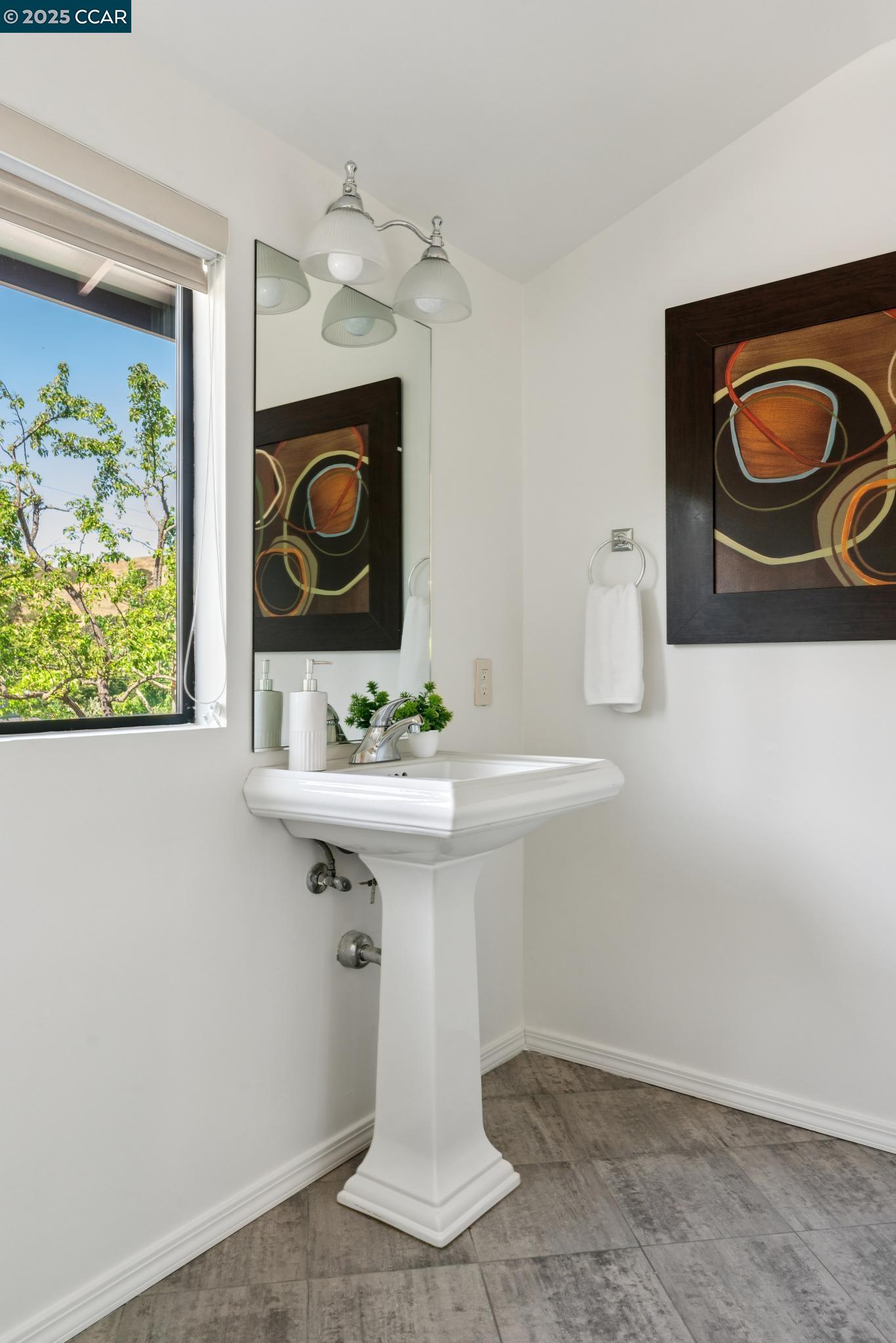 Detail Gallery Image 23 of 49 For 127 Devin Dr, Moraga,  CA 94556 - 6 Beds | 4/1 Baths